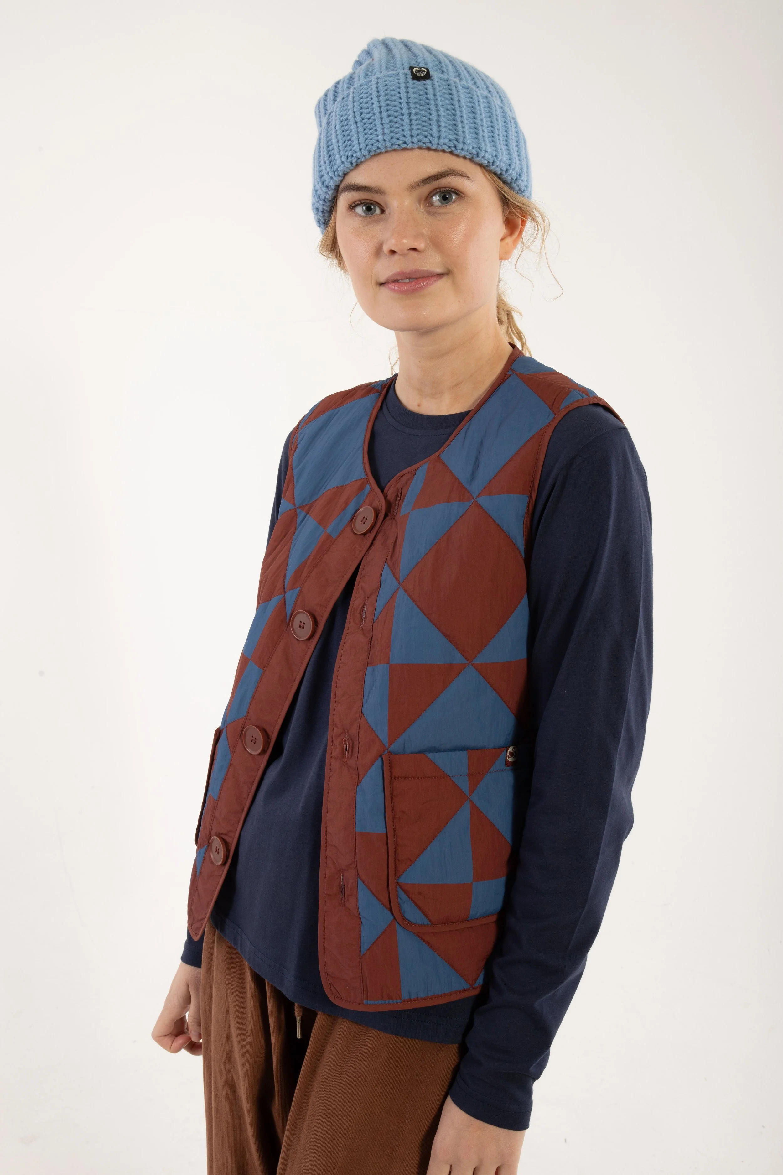 DANEFIELD_AOP_THERMO_VEST_DK_BRICK_WARM_BLUE_DIAMTERIC6.jpg