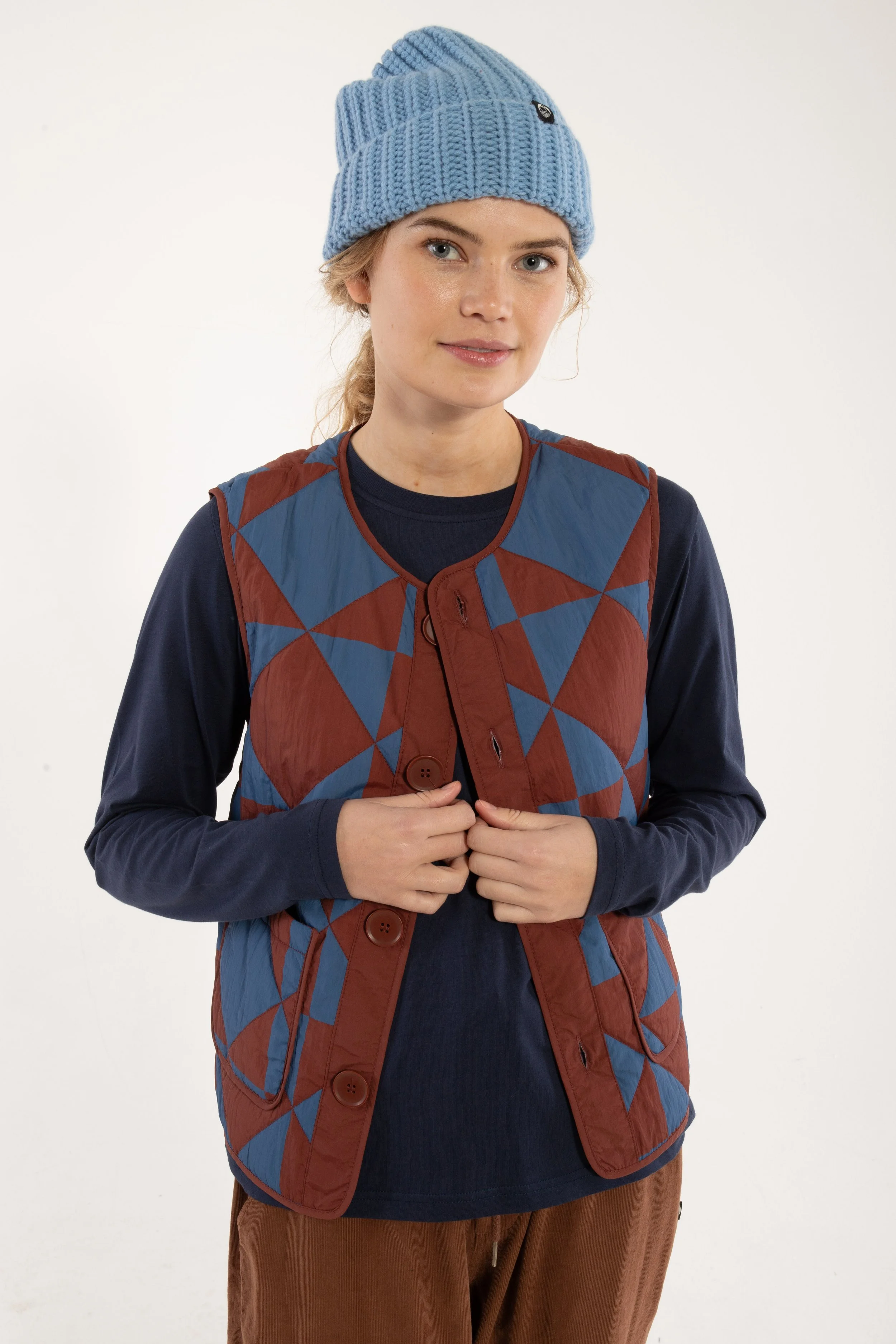 DANEFIELD_AOP_THERMO_VEST_DK_BRICK_WARM_BLUE_DIAMTERIC4.jpg