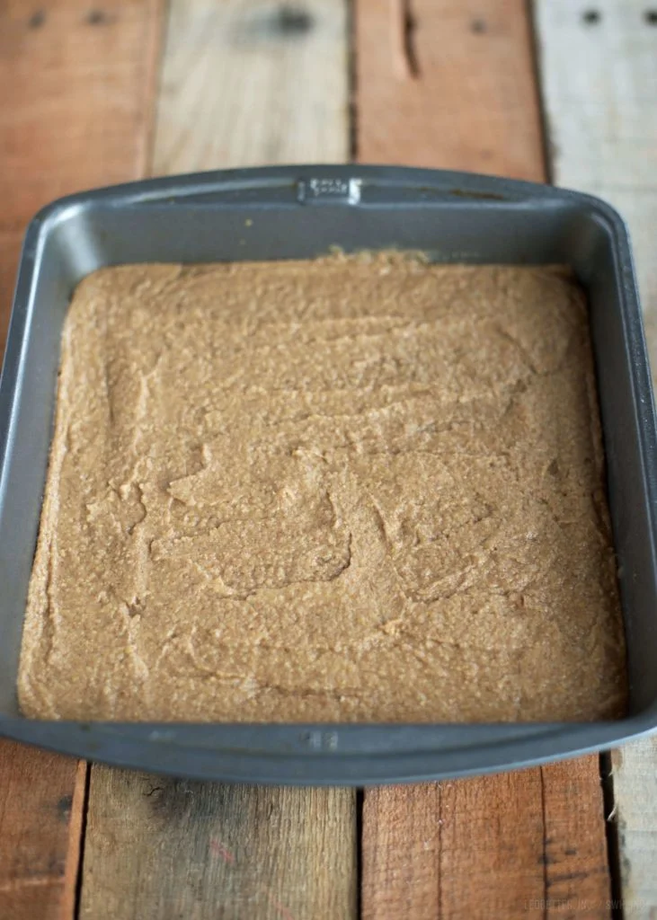 Iced Cinnamon Roll Blondies