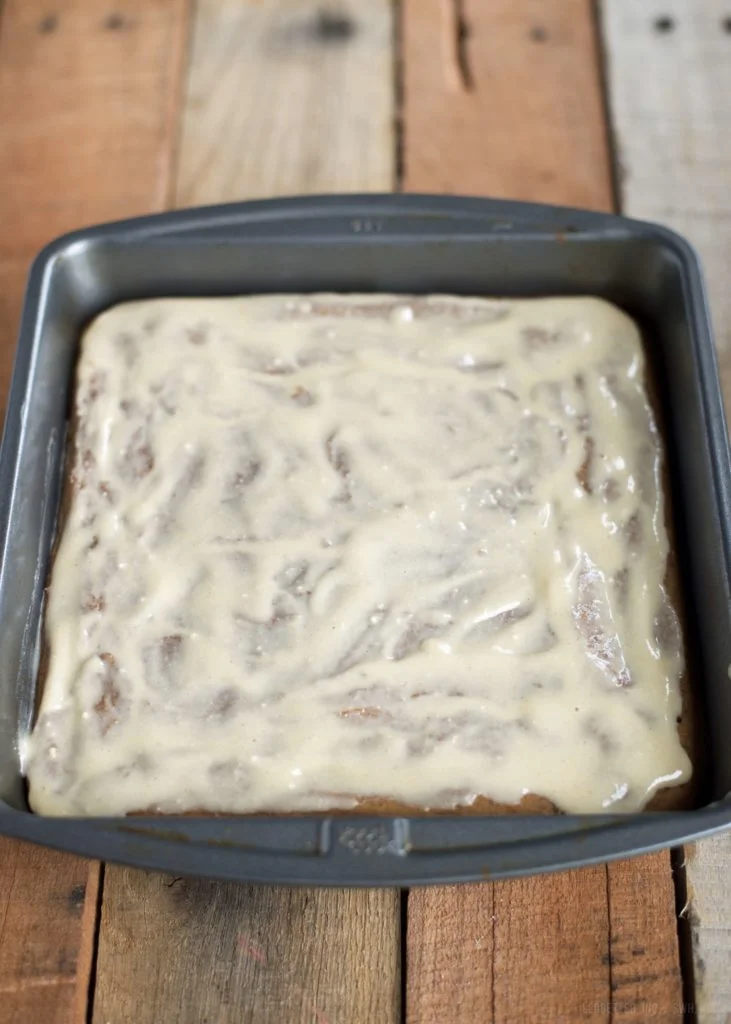 Iced Cinnamon Roll Blondies