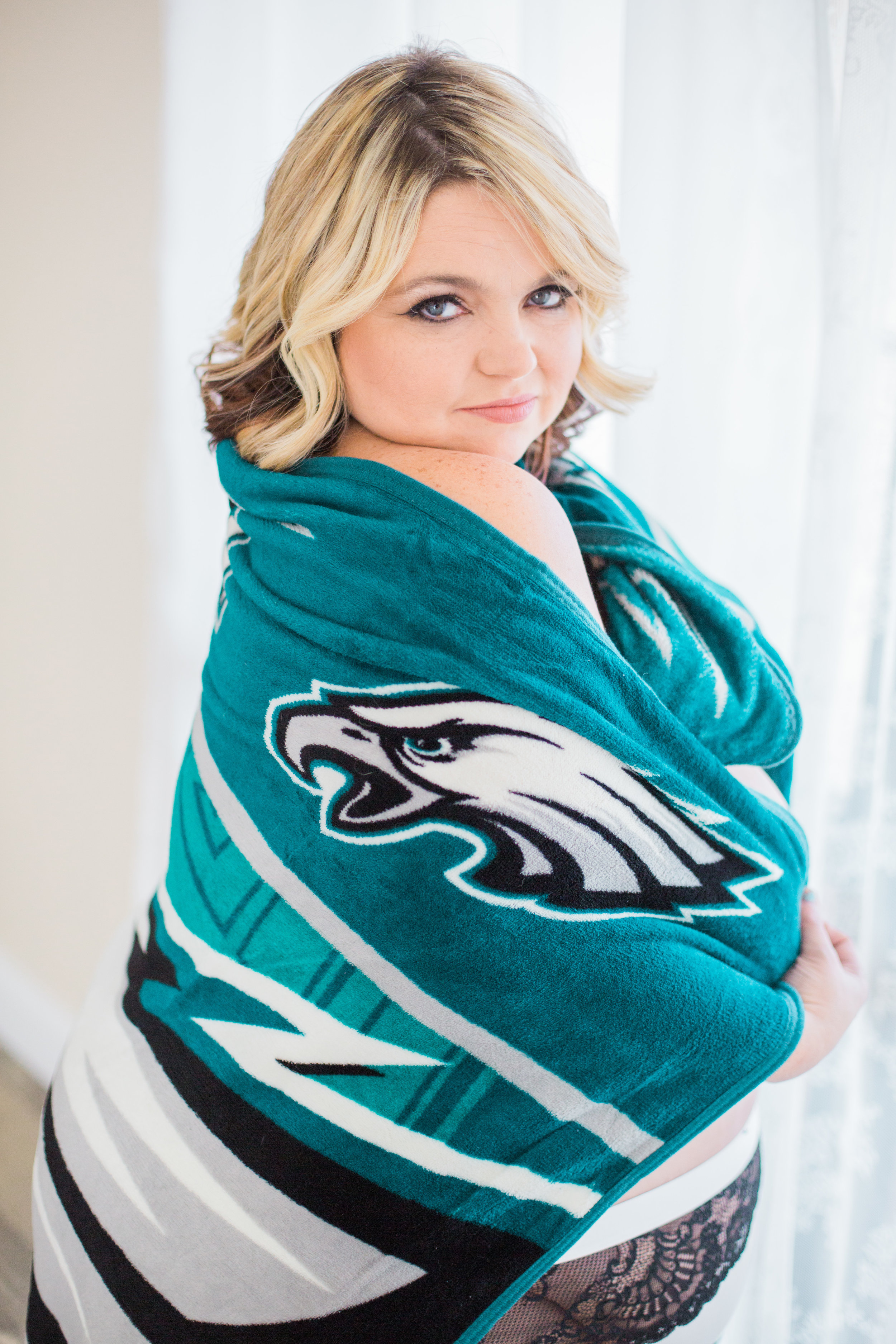 Goregous Mom In Blanket Eagles Football Tampa Studio Shoot