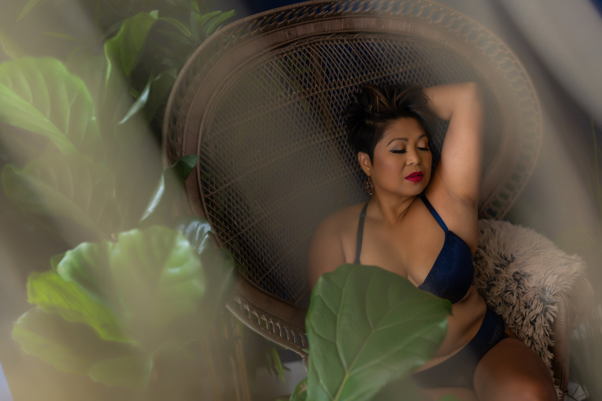 tampa boudoir session with plants