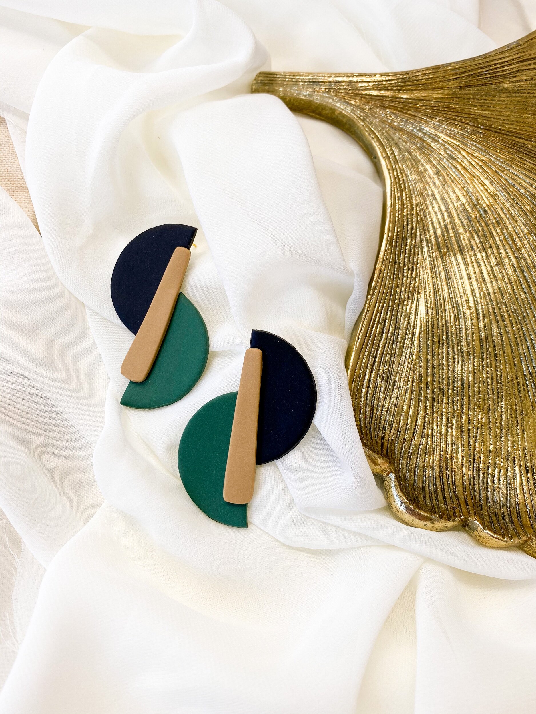 C4DB1028-A6A5-46D3-BD95-094DB800D56F