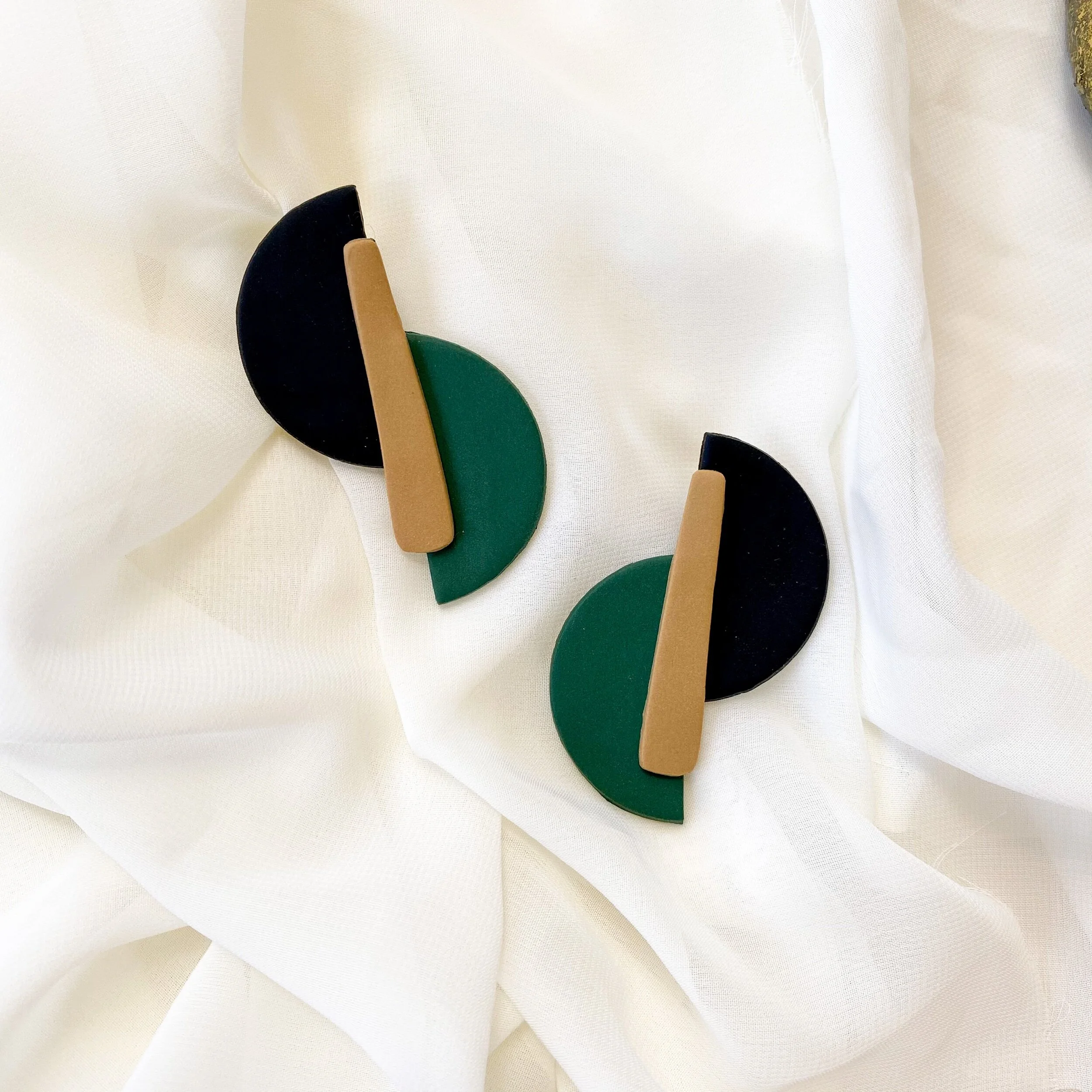 886709A5-0D9D-4130-B344-2A00410DA1A7