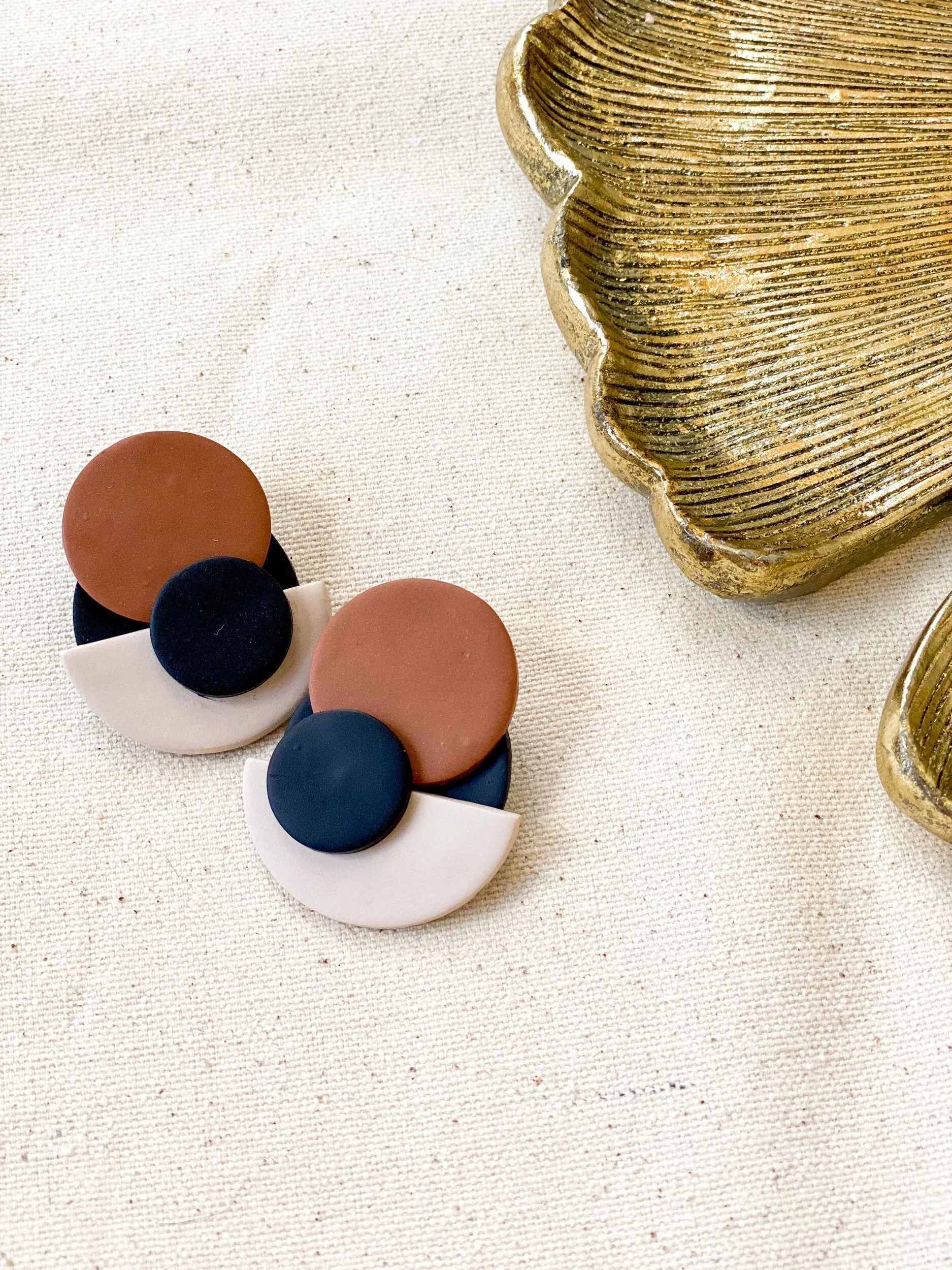 8C65C2C6-0F6B-4F6D-A90D-D44D449B4469