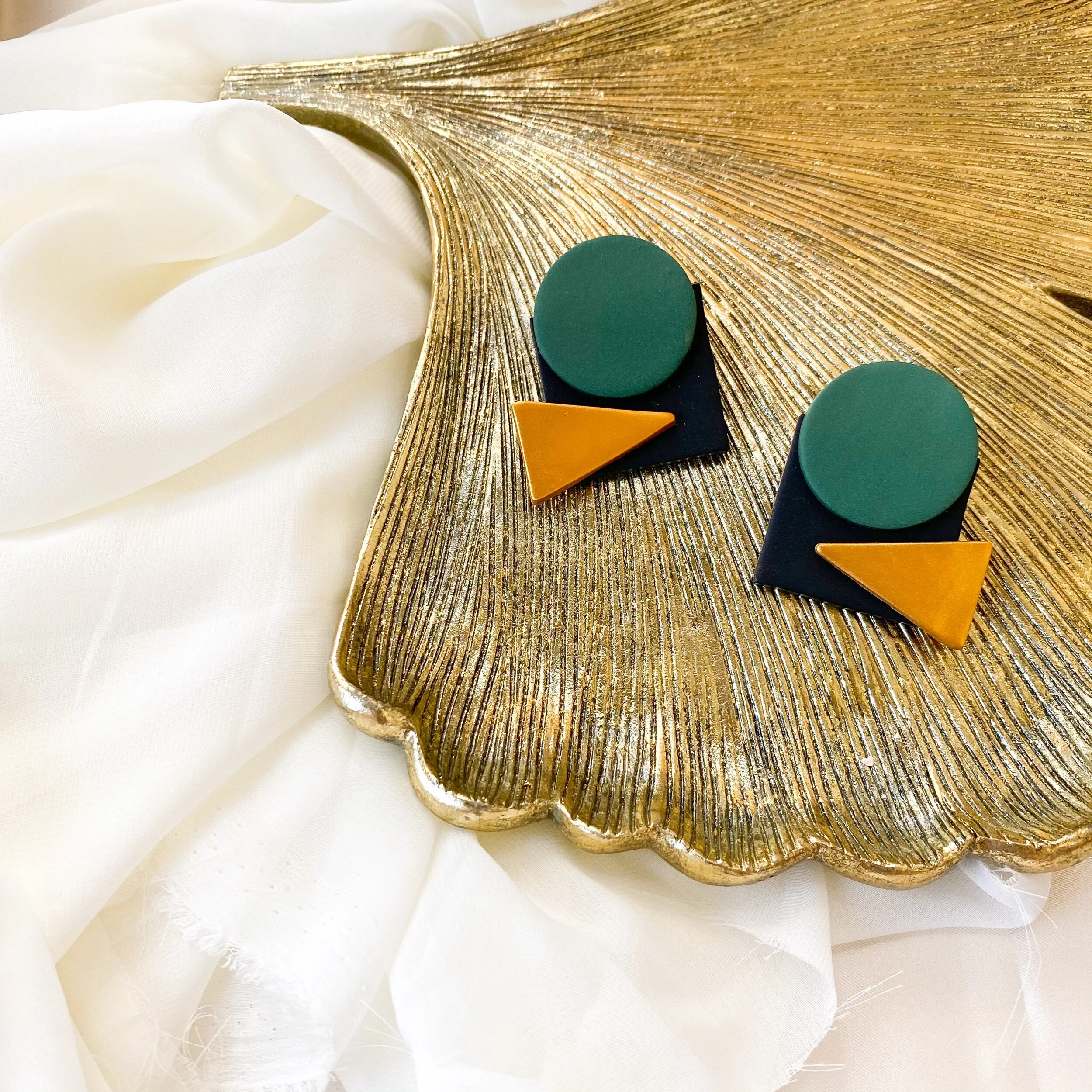 89AC15B8-0008-41D5-98F7-90C37F8EFD0A