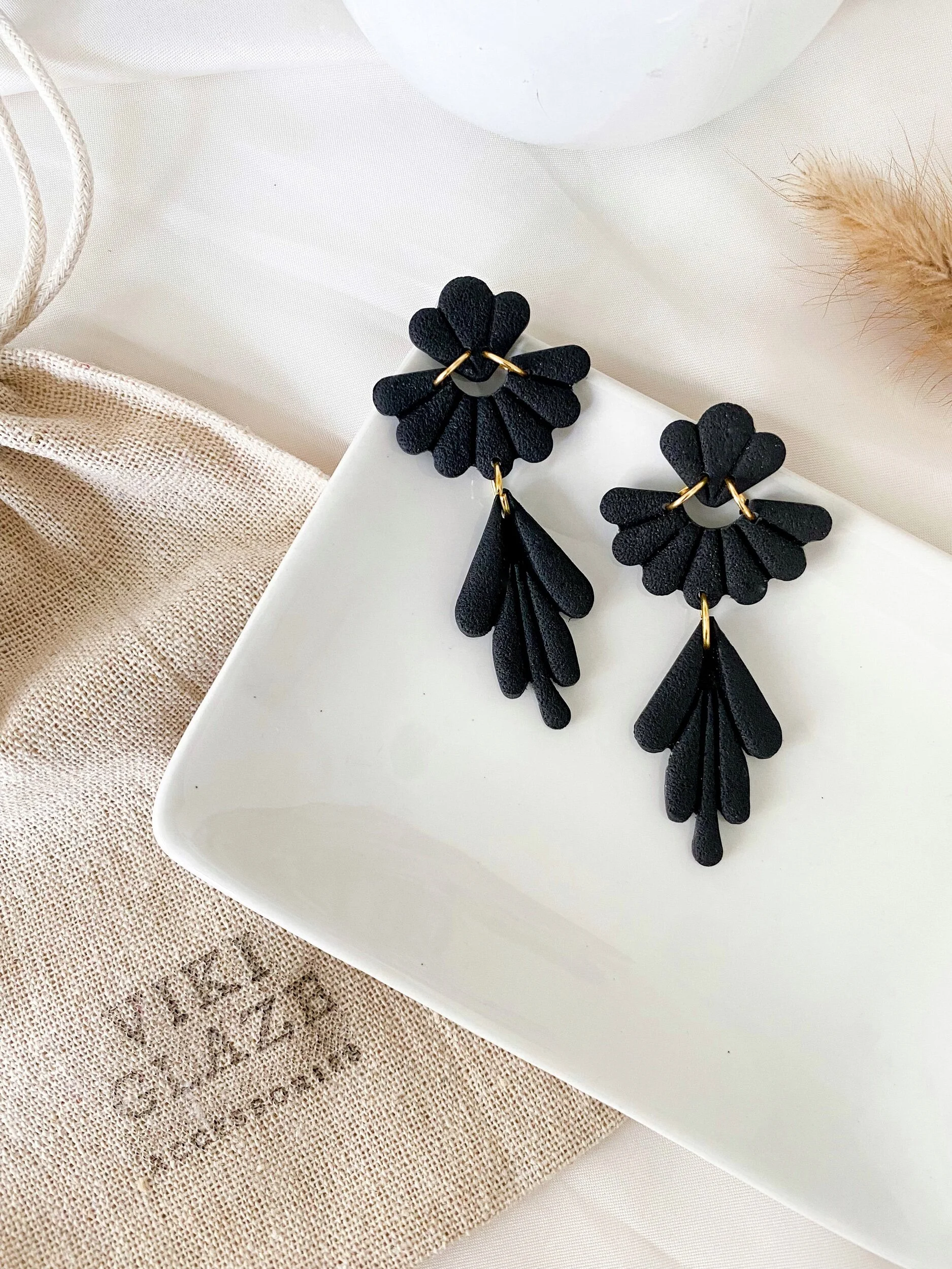 E100906A-E351-4997-8BBA-3D762A88860E