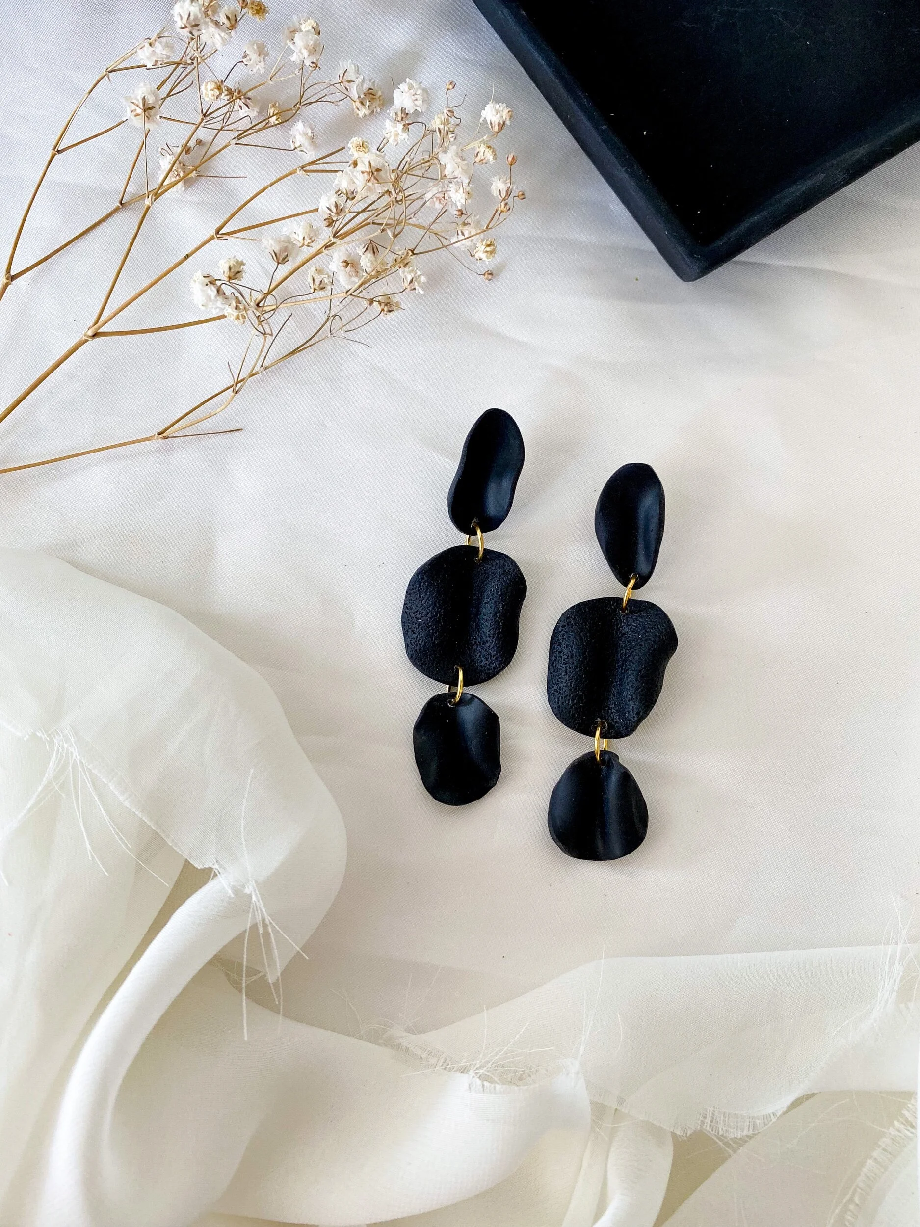 B4357963-FF39-4A6B-A95E-4908619B0BCC