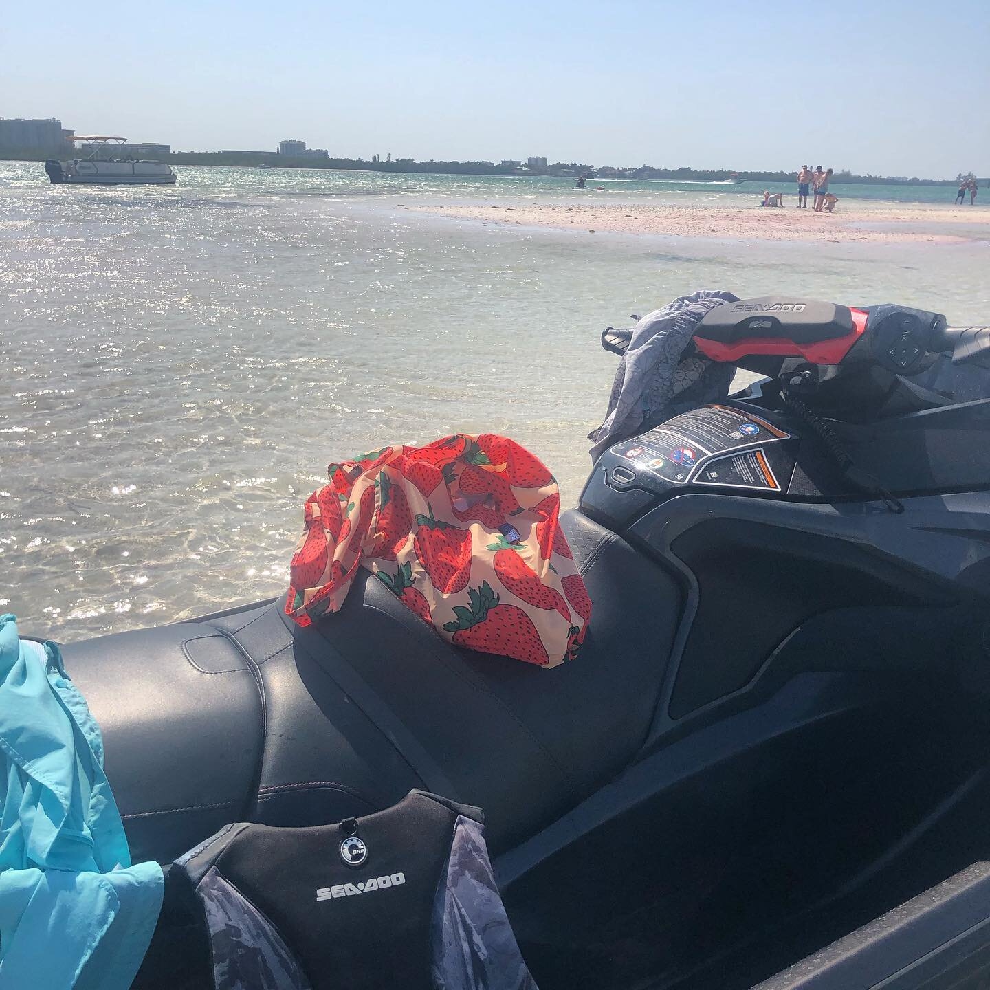 @baggu strawberry reuseable bag in the wild 🌊 

We are closed for vacation this week and will reopen Wednesday 5/24 

#baggu #gatherresale #vacation