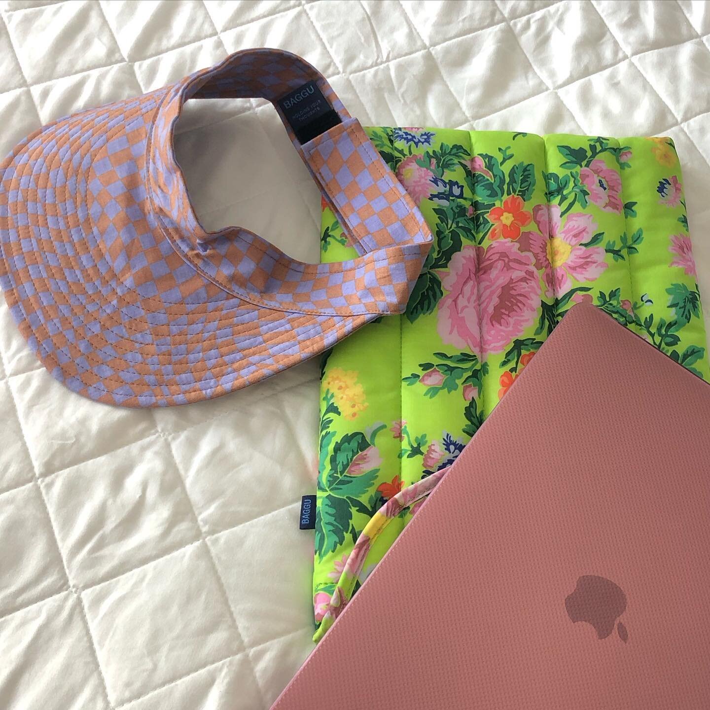 @baggu is perfect for any vacation 😎 

Visors &amp; puffy laptop cases available in store. 

WE WILL BE CLOSED THIS WEEK FOR VACATION! 5/17-21

Open back regular hours Wednesday 5/24. 

#gatherresale #closed #vacation #baggu #puffylaptopsleeve #lime