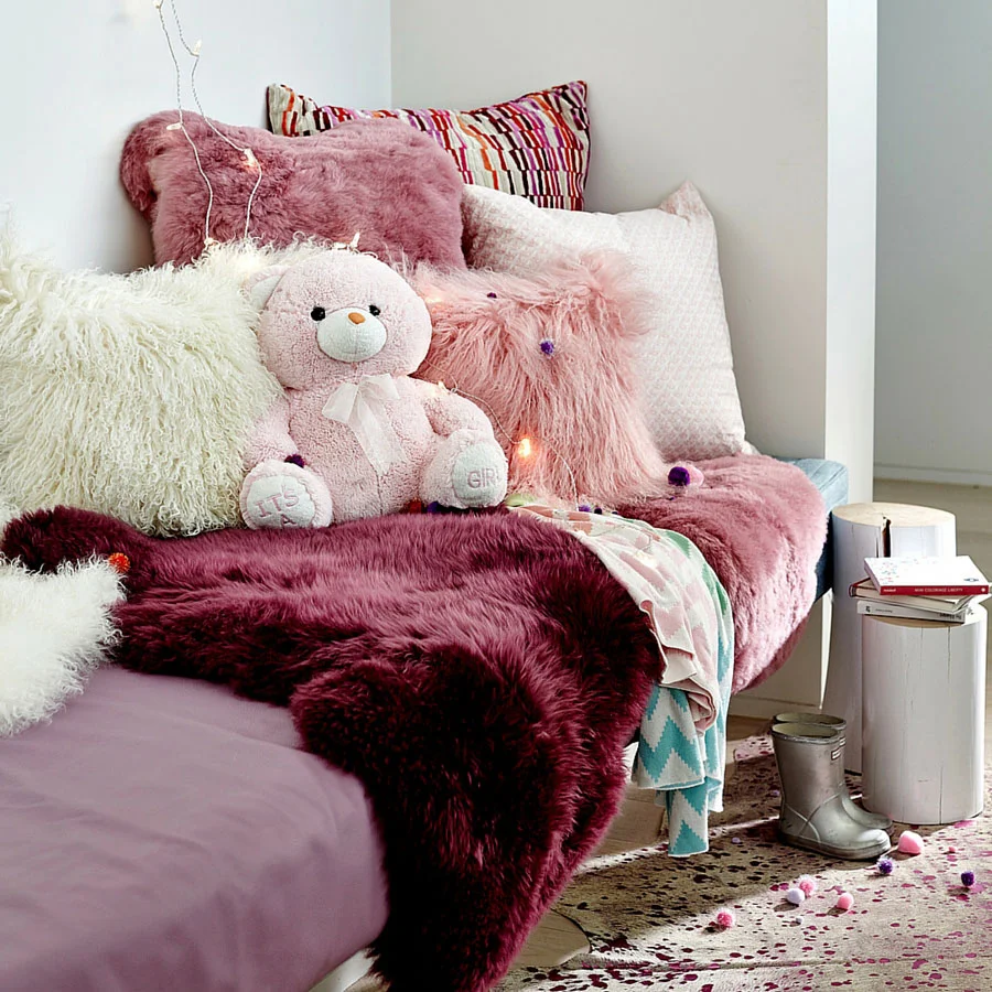 mongolian-sheepskin-cushion-white-small-lg.jpg