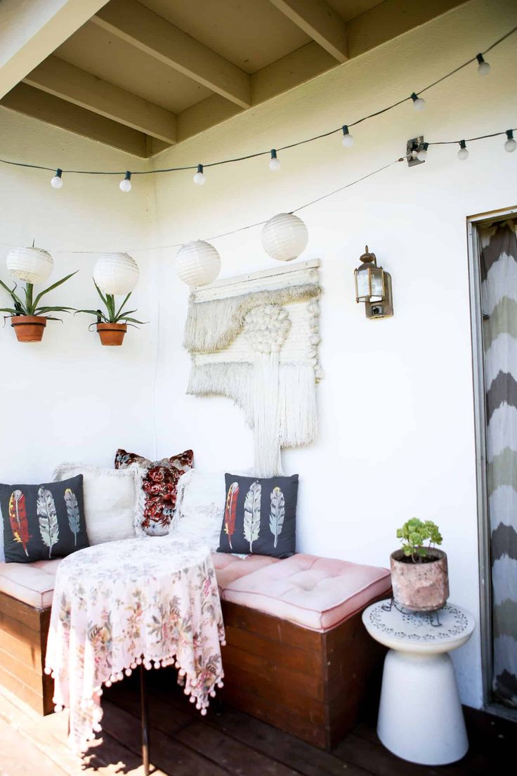 Today, we’re excited to welcome Beth Jones to the blog to share her lovely home with us! Her vibe (9).jpeg