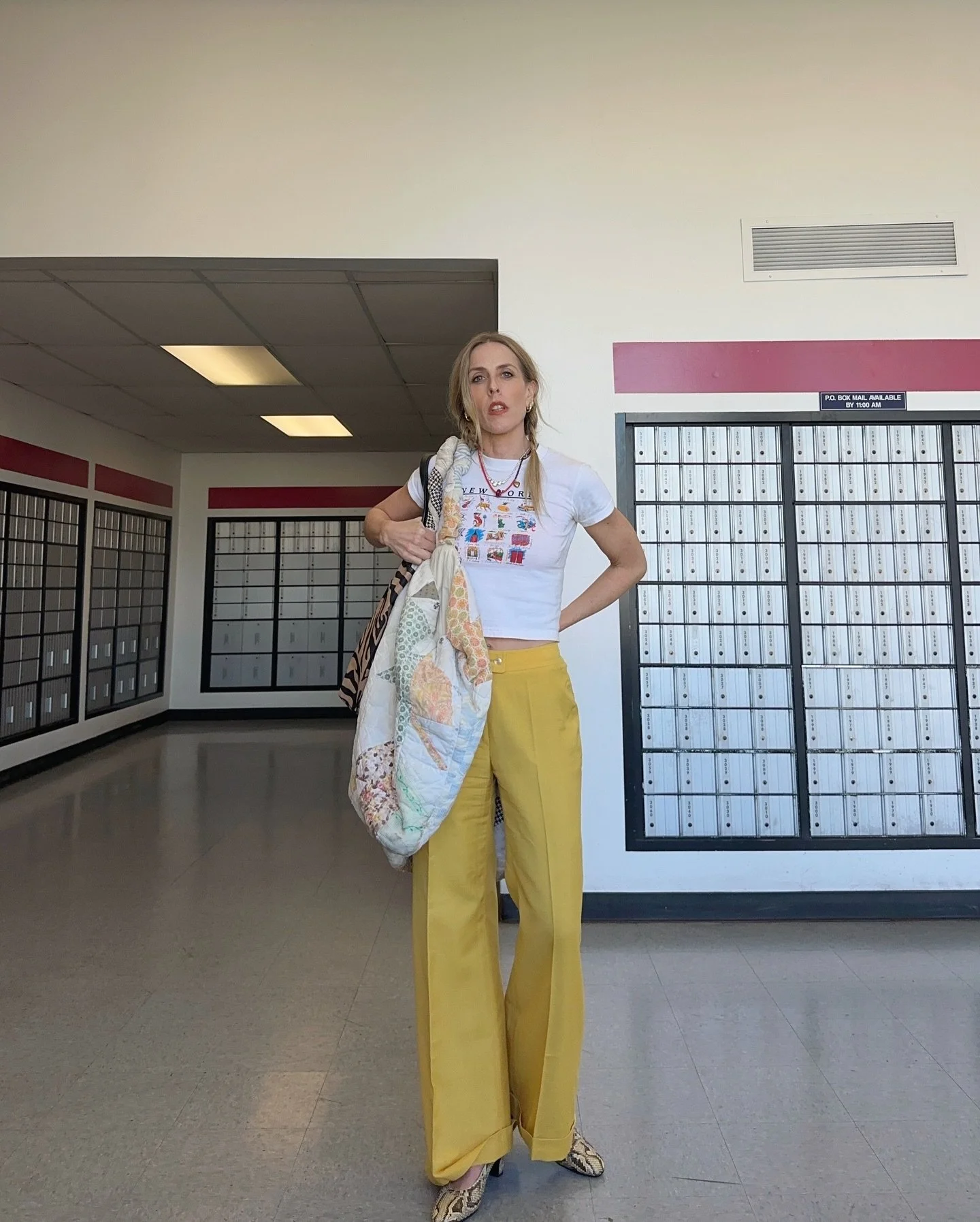 Weekend... and suddenly the dress up closet feels ready for spring ✨
1. Deliveries in happy clothes

2. Getting ready and getting inspired&hellip; Dries Van Noten

3. Painterly florals feeling fun

4. Double totes, double takes

5. Floaty layers + pe