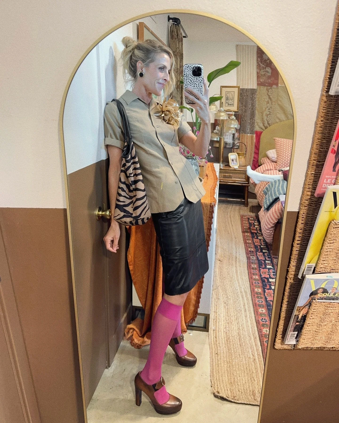 DRESSING UP the spring characters&hellip; the on-duty dresser, the recreational dresser, the domestic dailies and the quirky librarian. FULL EPISODE on YOUTUBE✨