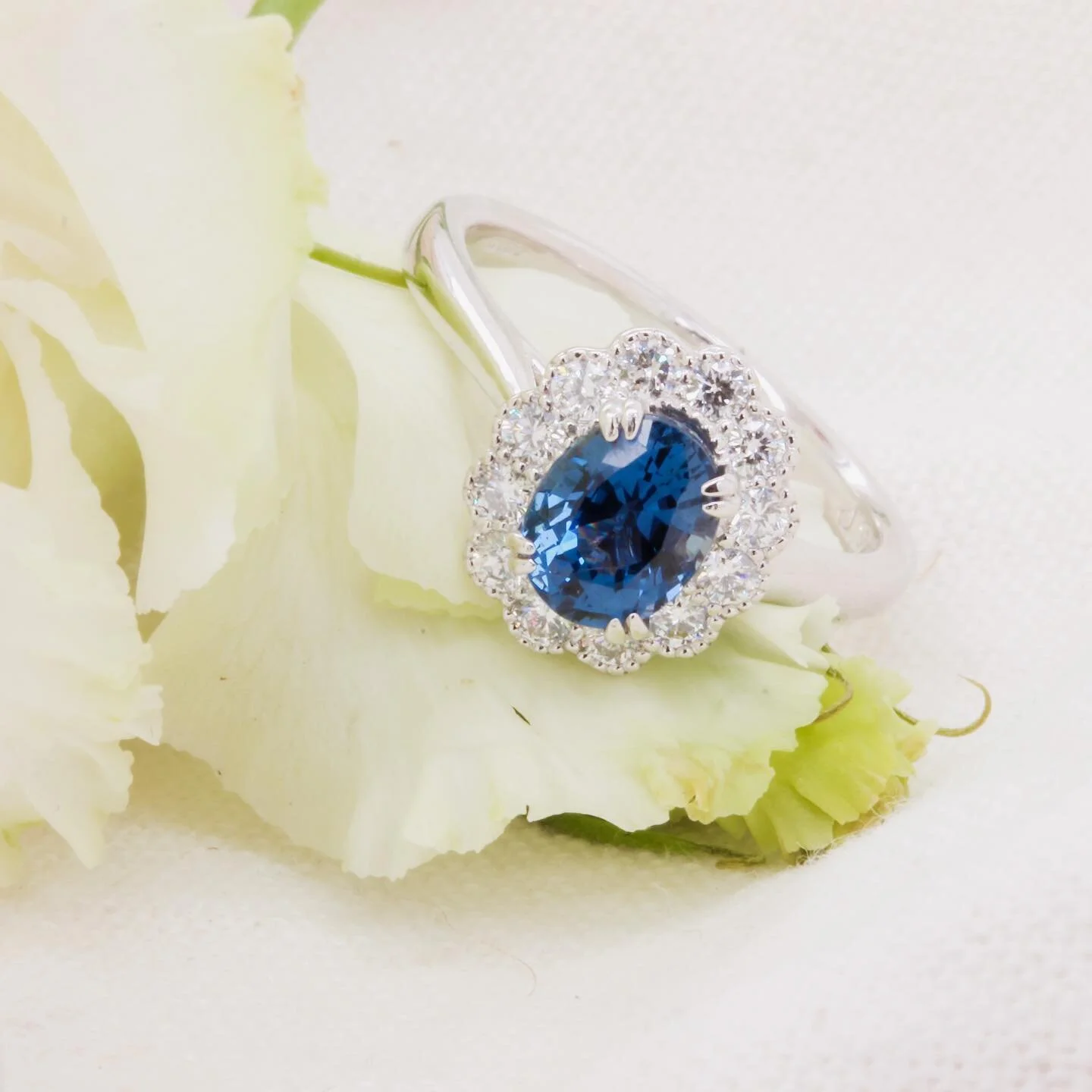 A Royal Match 💎💍

Sapphire cluster ring, a popular choice amongst royals including the Princess of Wales and the Duchess of Cambridge 💙

#ring #ringoftheday #engagementring #engaged💍 #sapphires #sapphirering #sapphireengagementring #sapphireblue #diamonds #princessdiana #katemiddleton #royal #royalty #clusterring #diamond #diamonds #diamondsareforever #hattongarden #hattongardenjeweller #bridetobe #engagementrings #beautiful #gemstones #gemstone #gemstonejewellery #london #londonjewellery