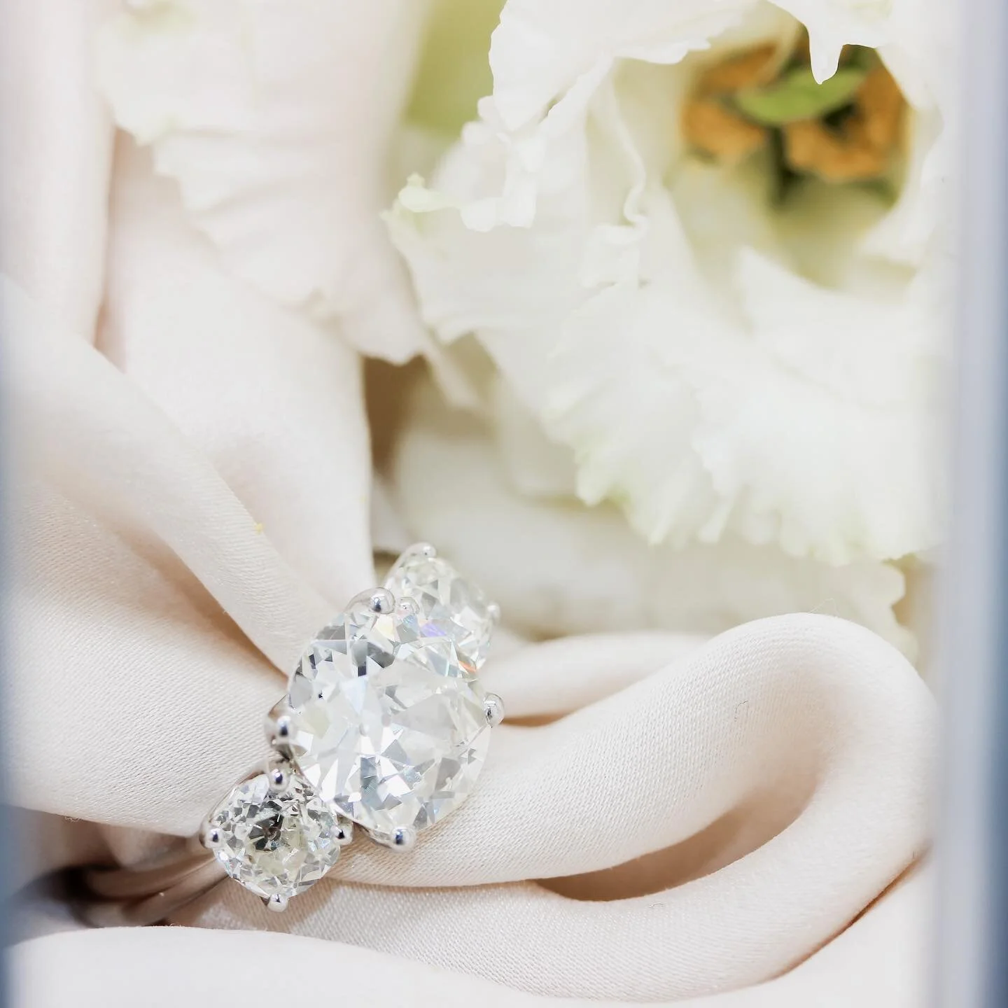 Do you know the four (crucial) C&rsquo;s your should consider before buying your engagement ring? 

Follow the link in our bio to find out more 💎

#diamonds #diamondsareforever #diamond #diamondring #diamondrings #diamondengagementring #diamondengagementrings #ring #ringsofinstagram #ringoftheday #beautiful #engaged #engageduk #hattongarden #london #londonjeweller #hattongardenjeweller #preciousjewellery #diamondsareagirlsbestfriend