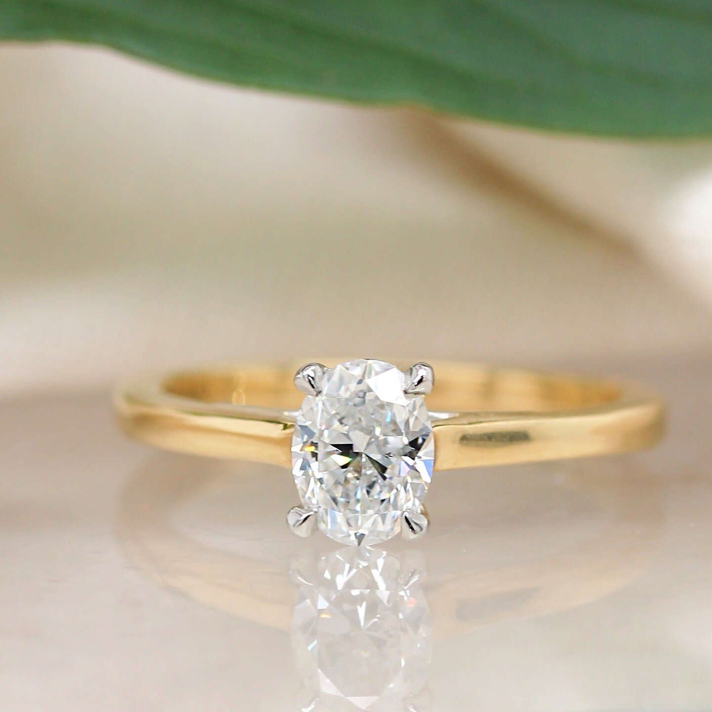 Warm gold adds a timeless touch of colour to your solitaire engagement ring. Tastefully paired together with diamonds, a gold solitaire ring is understated yet commands attention for all the right reasons.⁠
.⁠
.⁠
.⁠
#diamondring #engagementrings #ova
