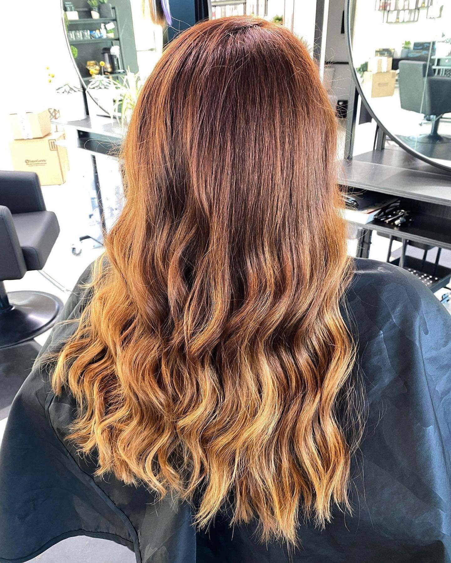 Sun kissed ☀️🤍 -TERESA 
&bull;
&bull;

#youarecorebeauty #corebeautygr #corebeauty #grandrapidssalon #grsalon #grandrapidshair #grhair #grandrapidsstylist #grstylist #grandrapidshairstylist #grhairstylist #americansalon #behindthechair #behindthecha