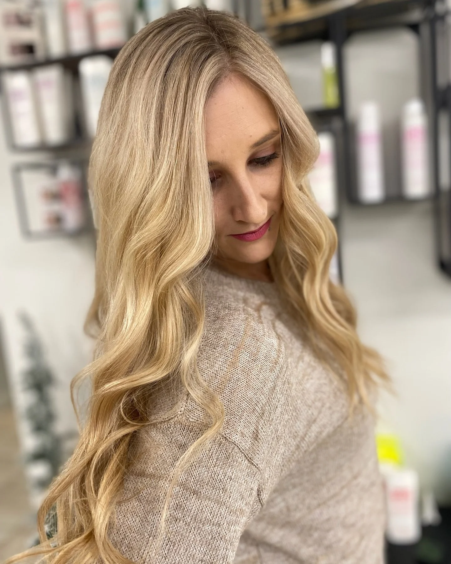 Long &bull; Blonde &bull; Healthy 🤩 @carlyghair 

#youarecorebeauty #corebeautygr #grandrapidssalon #grandrapidshair #grandrapidshairstylist #blondehair #highlights