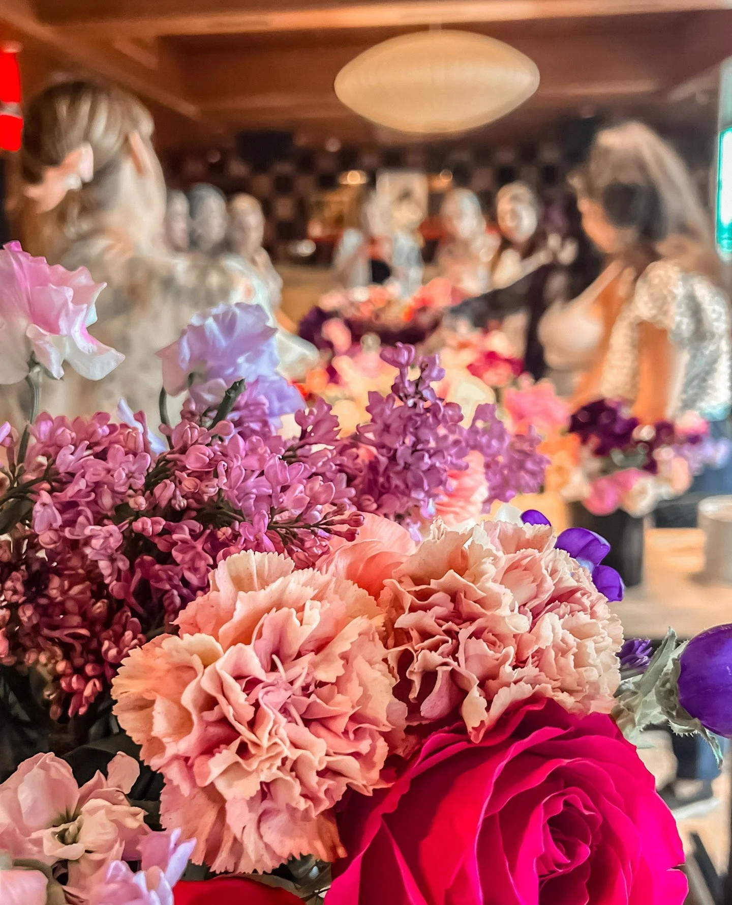 Just a bunch of flower lovers making magic. The best way to spend an afternoon 💐💕⁠
⁠
#brightblooms #neworleans #nola #neworleansflorist #nolaflorist  #neworleansevents #nolaevents #florist #floristofinstagram #flowers #florals #luxuryevents  #luxur