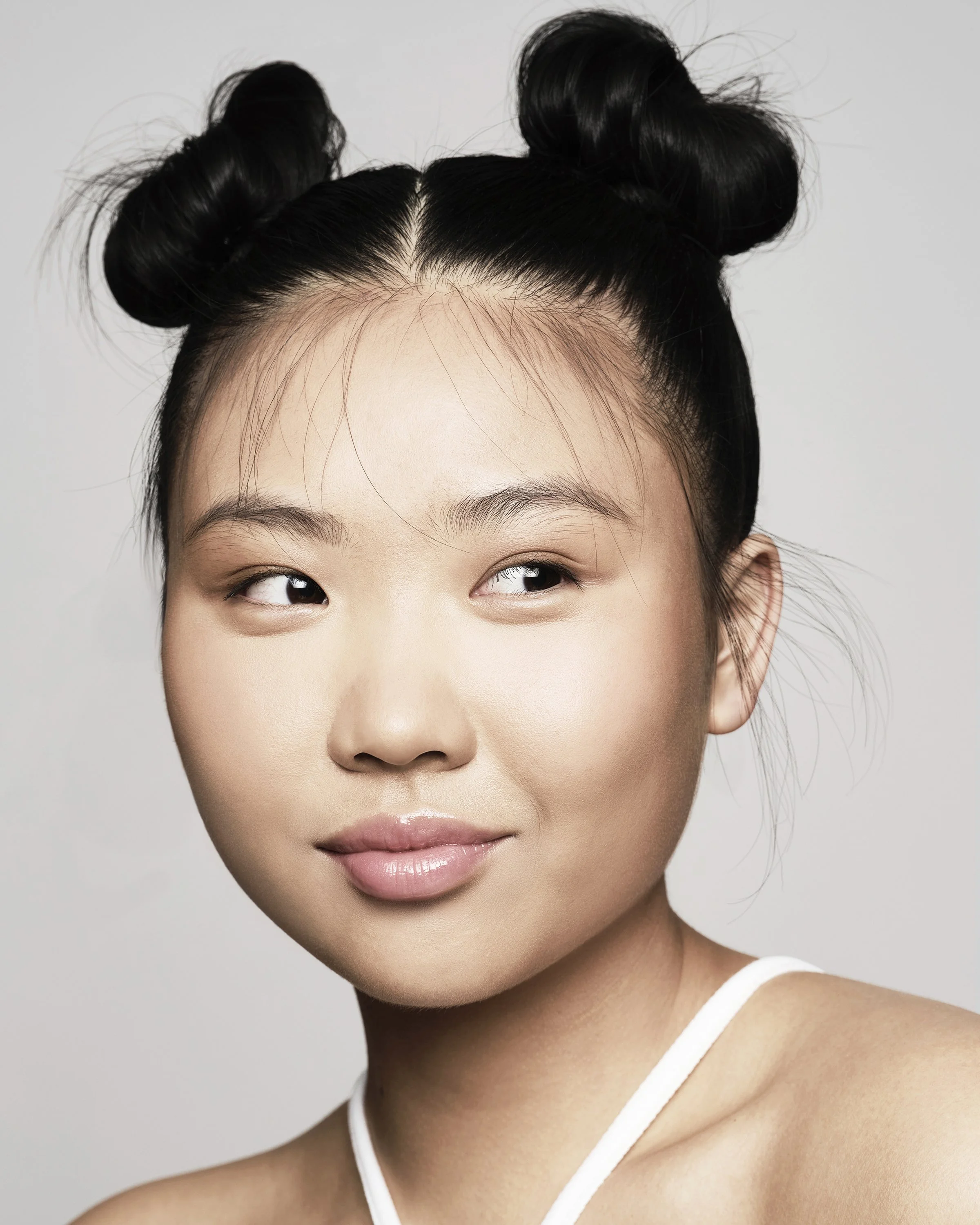 3MAXINE_COMPLEXION_FENTY_001_PHASE2_FTY001_135_MAIN_4x5a copy.jpg