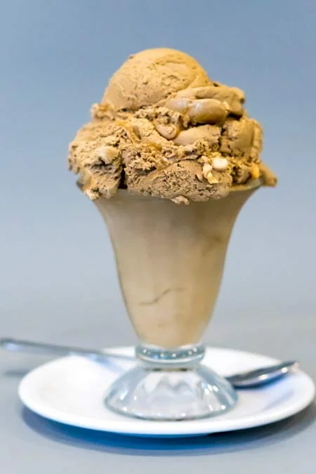 ice_cream_v_rockyroad.jpg