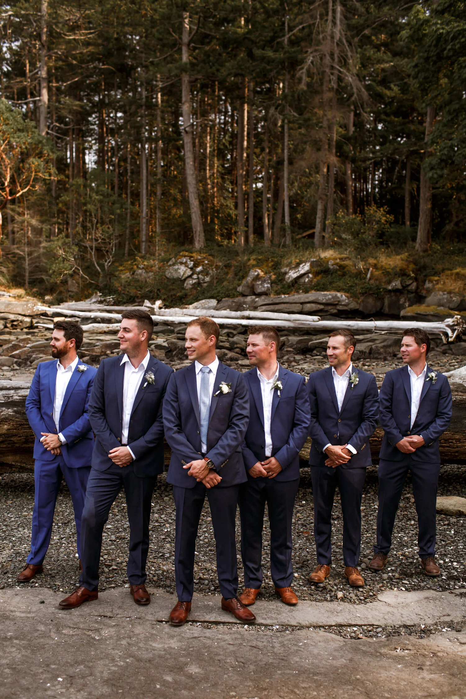 gabriola-island-dragons-lodge-wedding-7.jpg