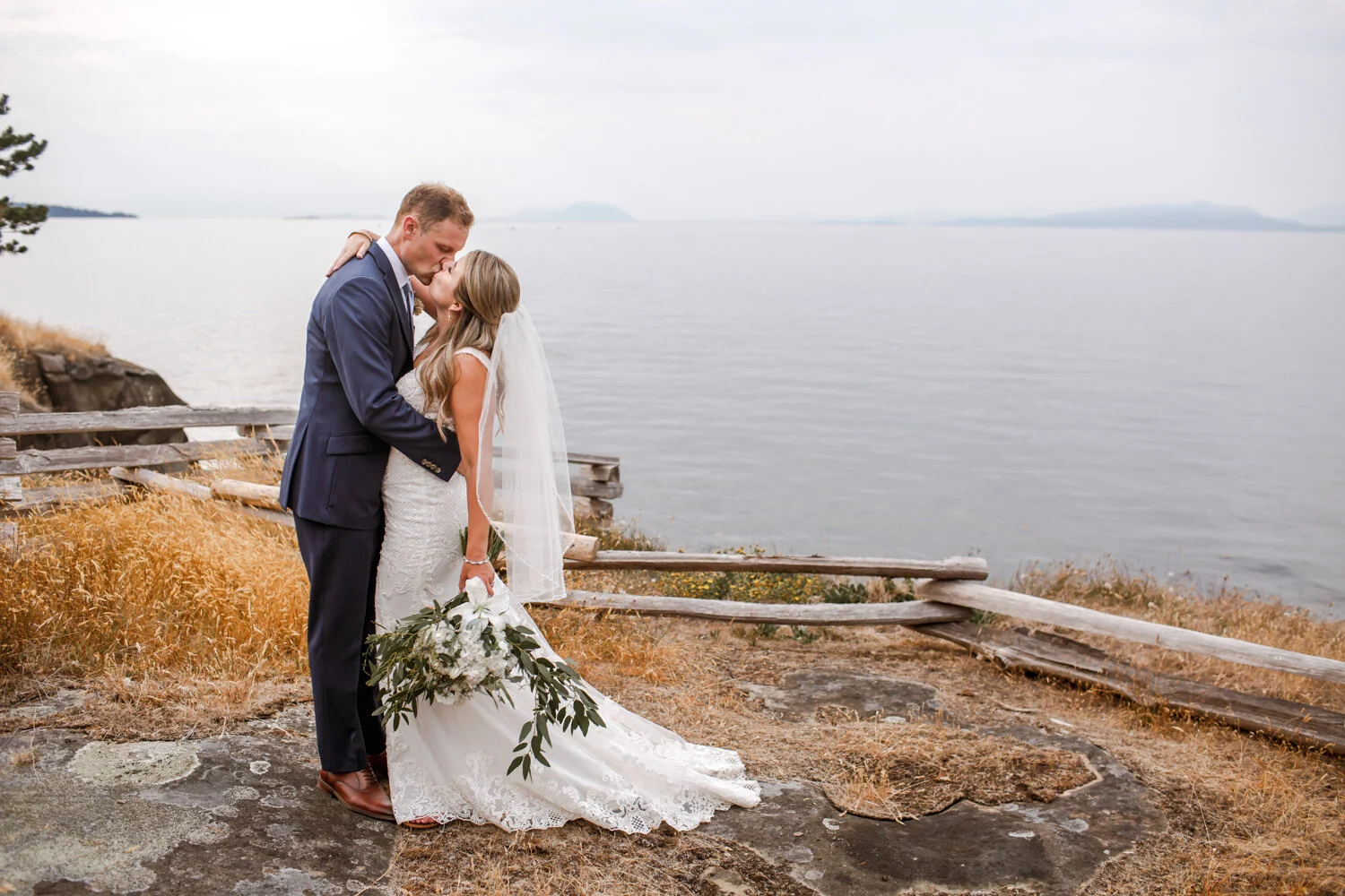 gabriola-island-dragons-lodge-wedding-8.jpg