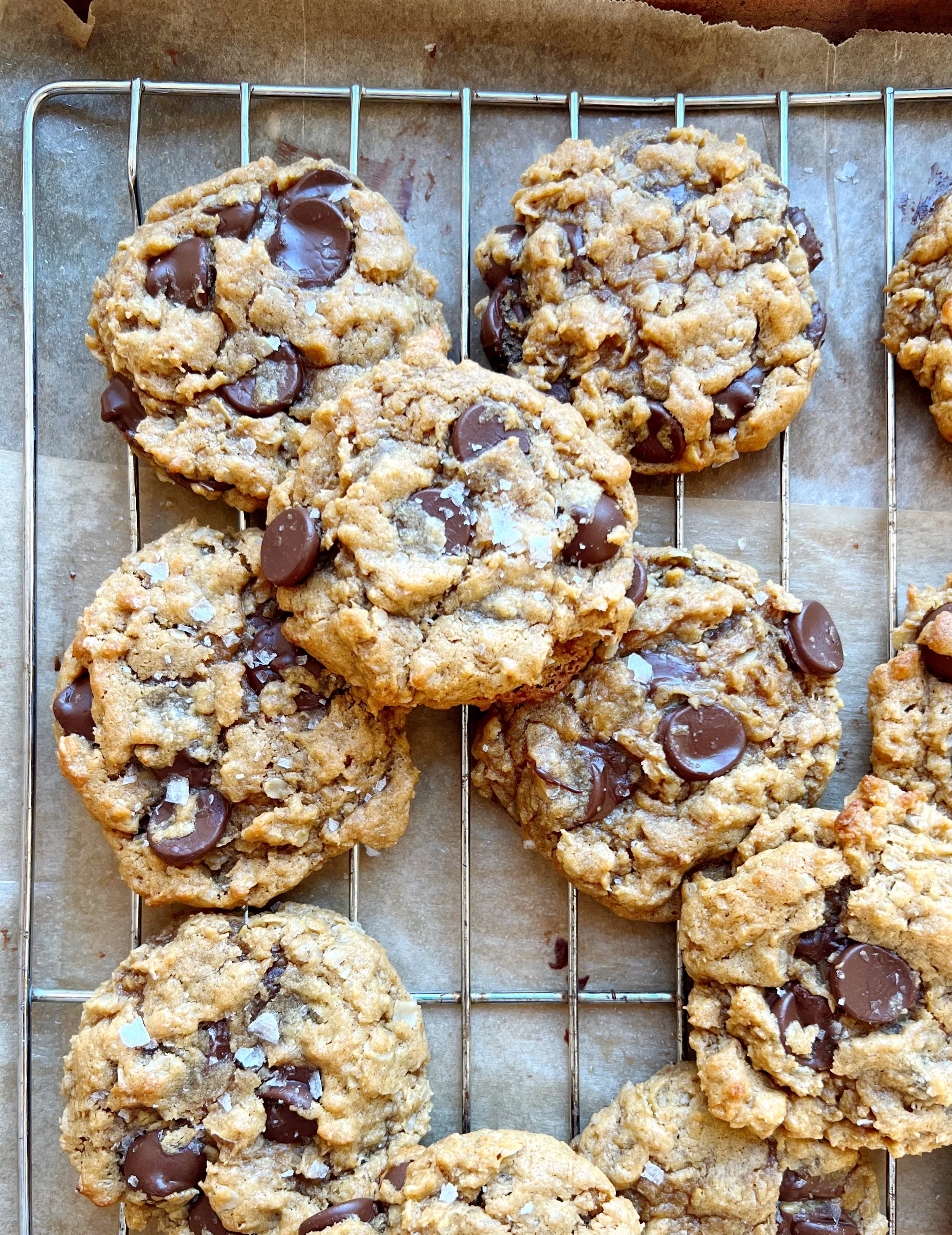 Flourless Peanut Butter Oatmeal Chocolate Chip Cookies
