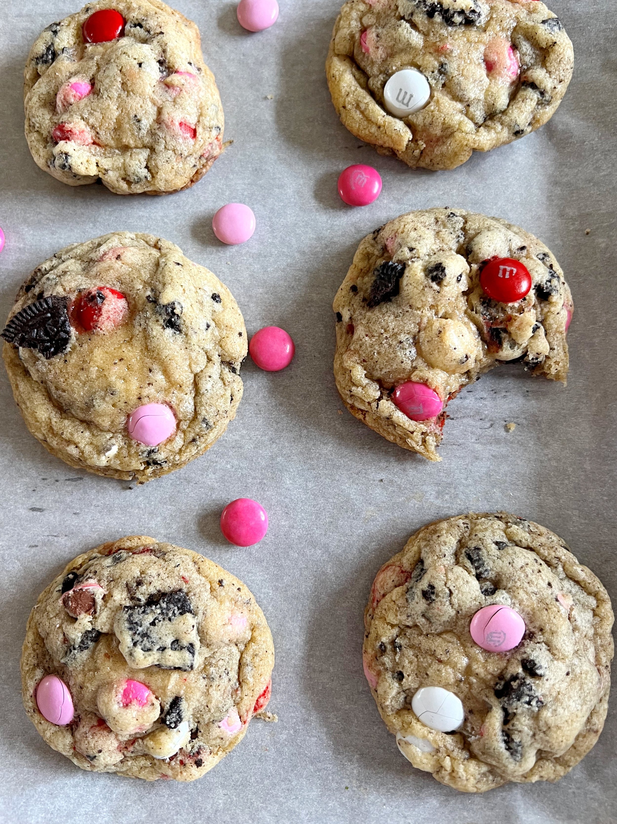M&amp;M Oreo Cookies (cookie in a cookie)
