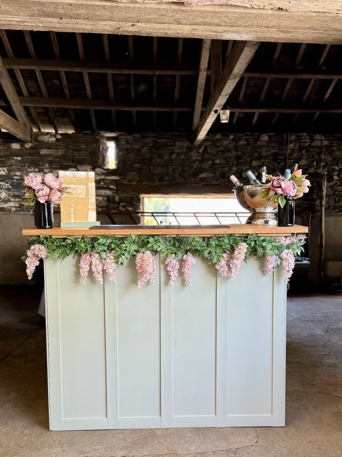Wooden Bar Barn Wedding_25.jpg