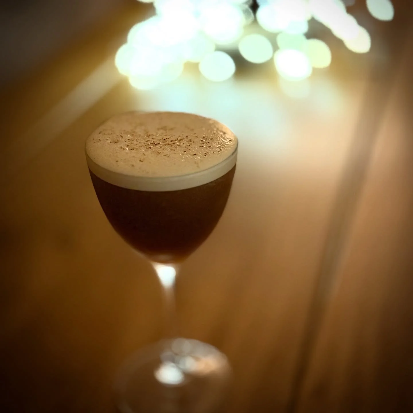 It&rsquo;s tiiimmmeeeee! The Christmas countdown is on, time to shake up those Christmas cocktails, sip on mulled wine by the fire &amp; enjoy all the twinkling lights 🎄

&bull;Christmas cocktail featured: Double espresso, Licor 43, cinnamon syrup, 