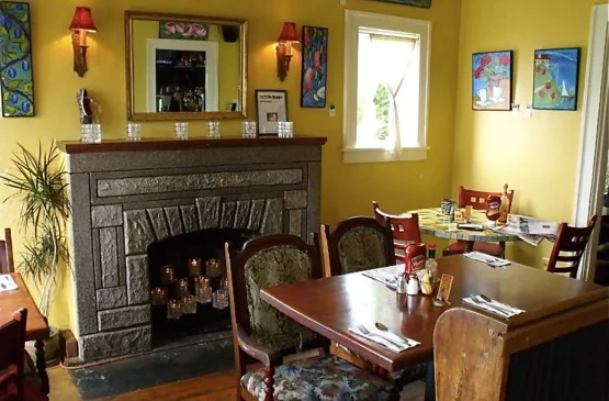 diningroom.jpg