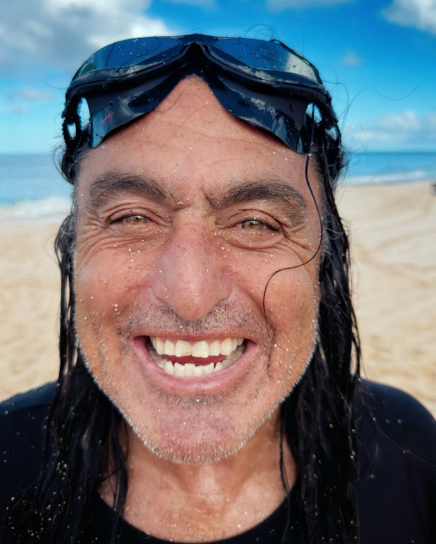 Stoked @rcj6666 

📷 Jeff Hornbaker @jeffthirdeye
🥽 The Mystic 

#swimgoggles #stoked #legend #rcj #bigwavesurfer