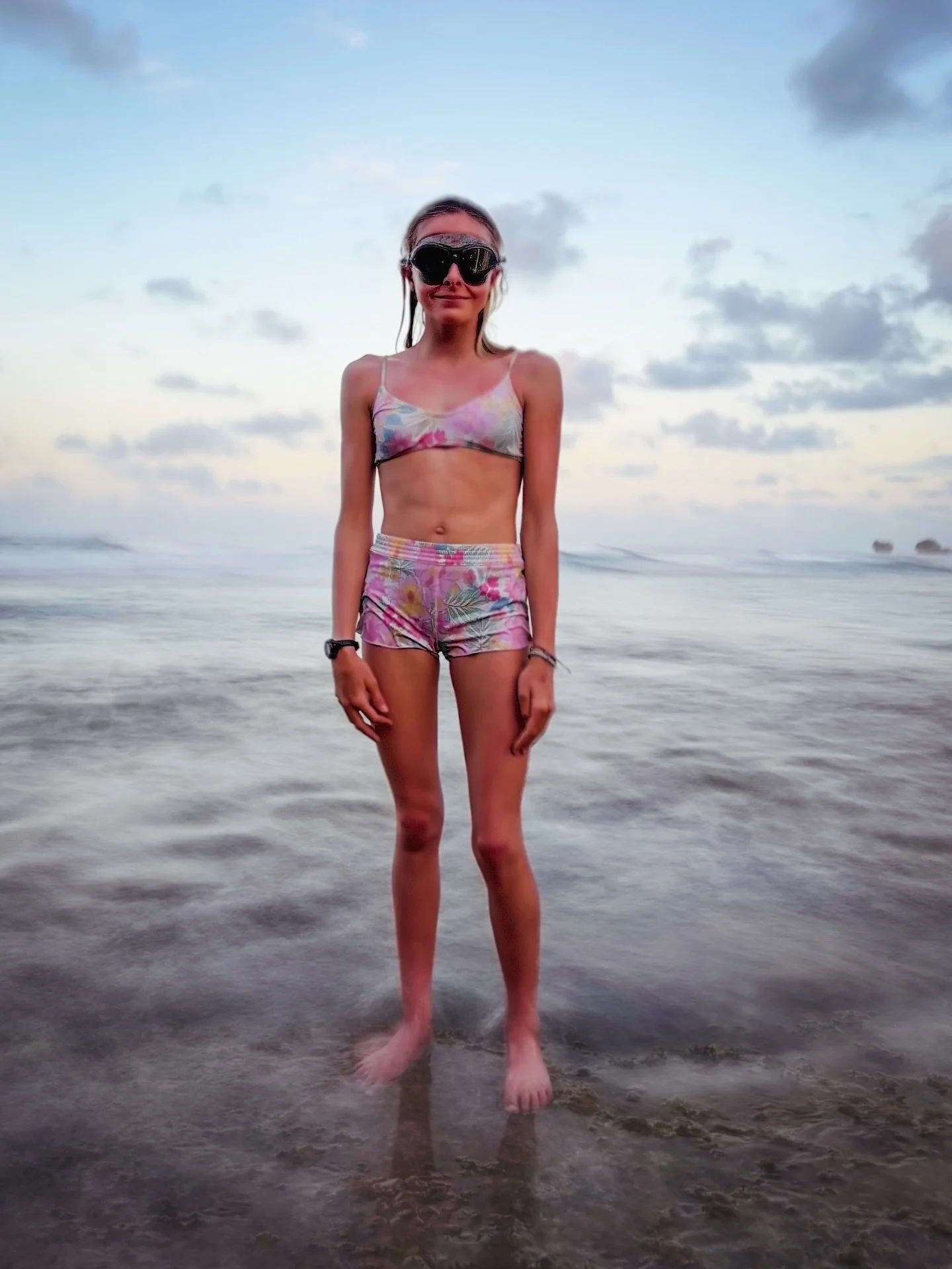 From Barbados, with love. 

📷 Jason Kenworthy @jrkenworthy 
🏊&zwj;♀️ Peeta Kenworthy @peetakenworthy 
🥽 The Mystic goggle @thirdeyeworldexperience 

#surfergirl #swimmer #travel #swimgear #swimgoggles