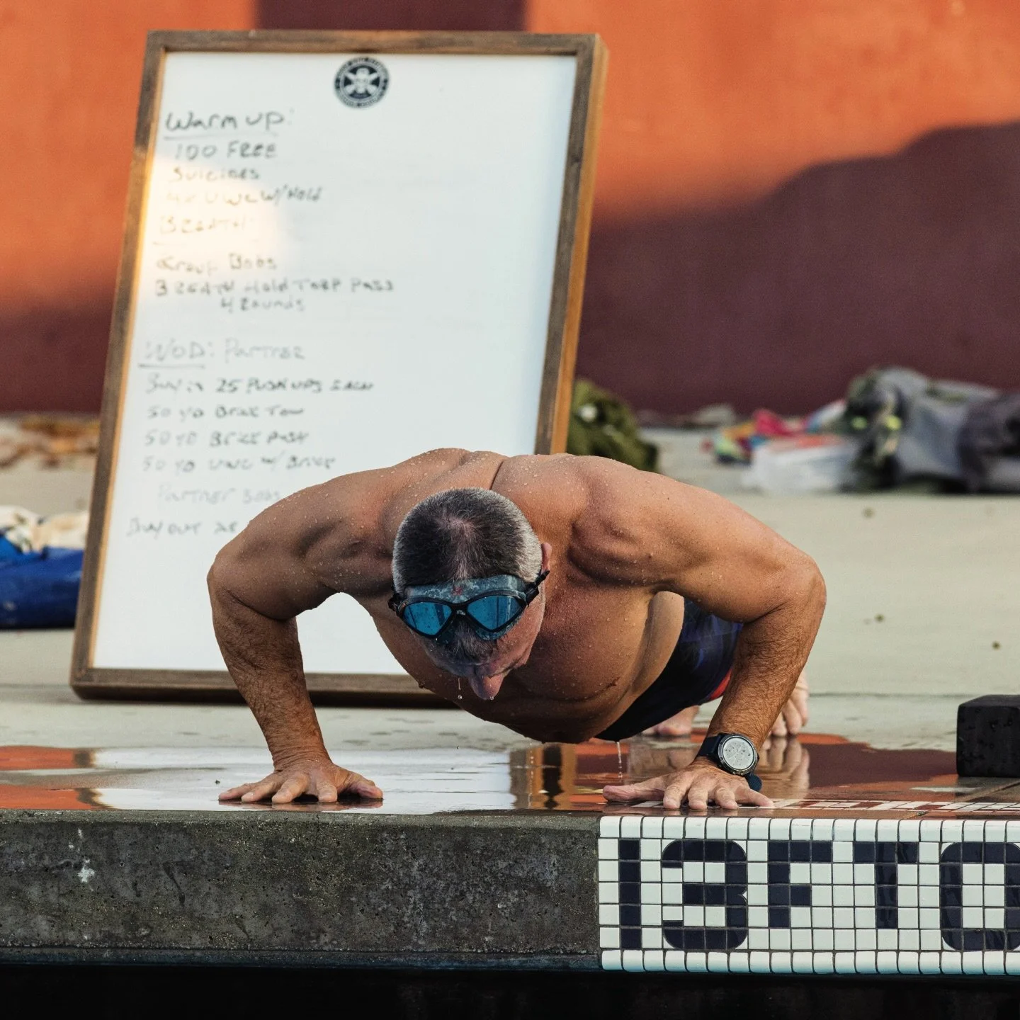Warm up session. 

#deependfitness #swimgoggles #fitness #aquaticsports #thirdeyegoggles