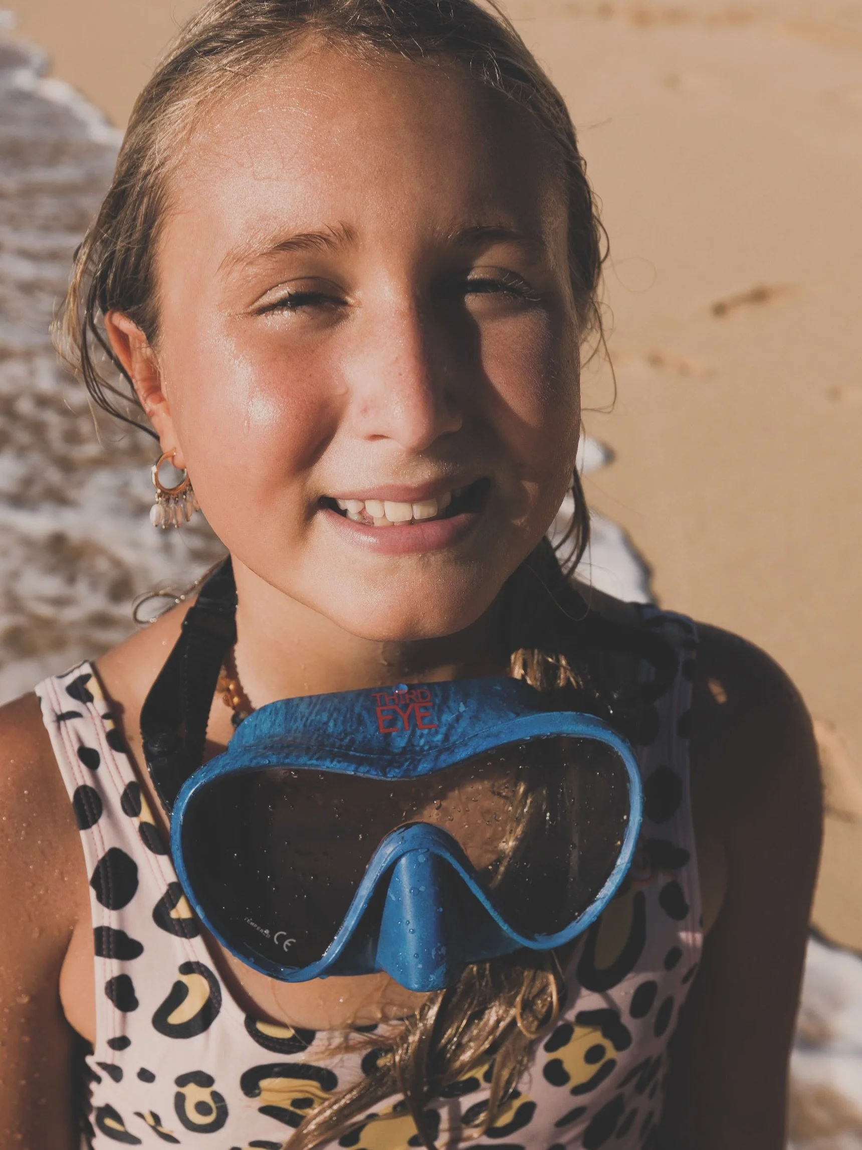 The look of happiness 💙

📷 Jeff Hornbaker @jeffthirdeye

🤿 The Makai dive mask 

🏊&zwj;♀️ Naia @cravegreens

#divemask #summertime #divegear #smile #happiness