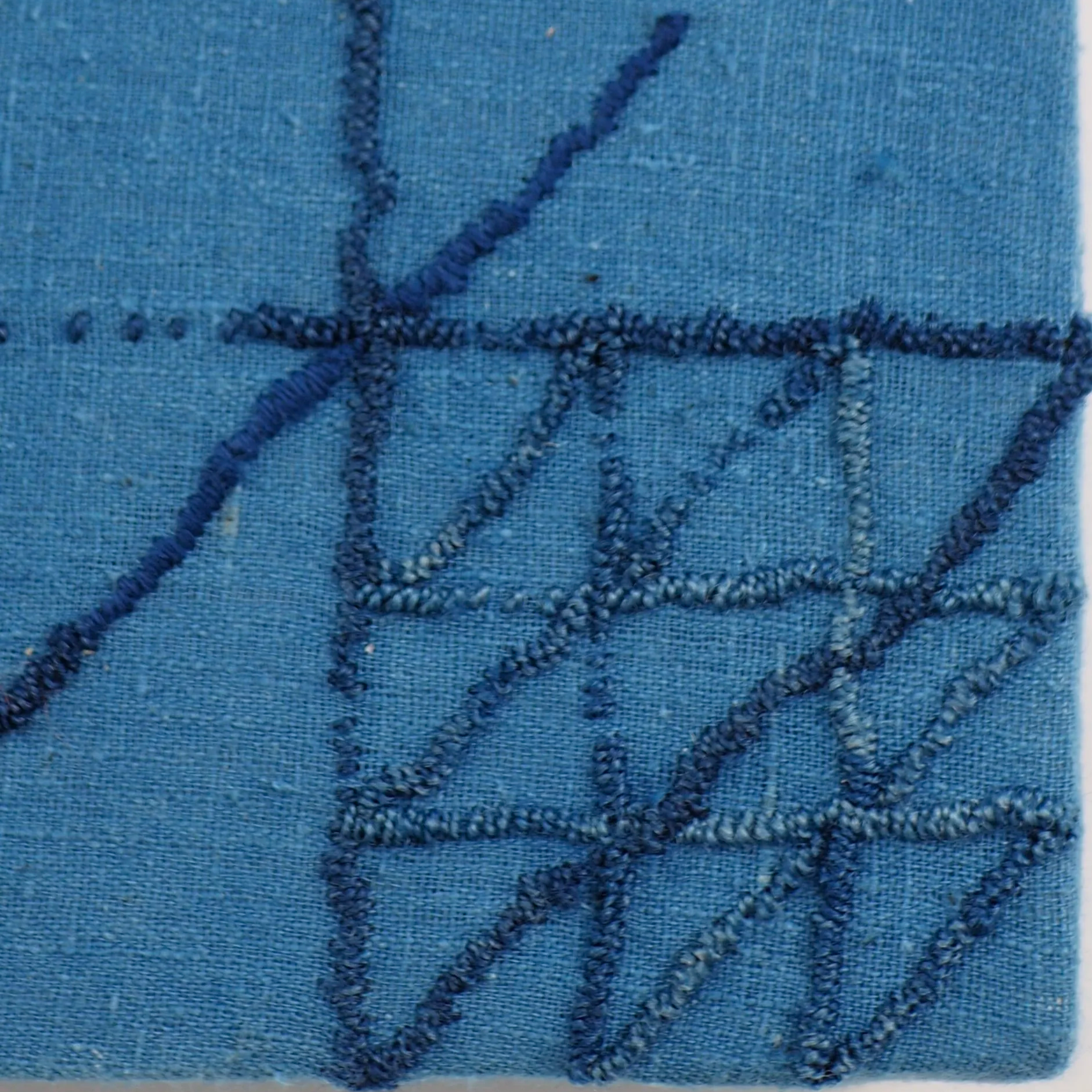 PhongChiLai_SquareTriangle_2025_detail2.png
