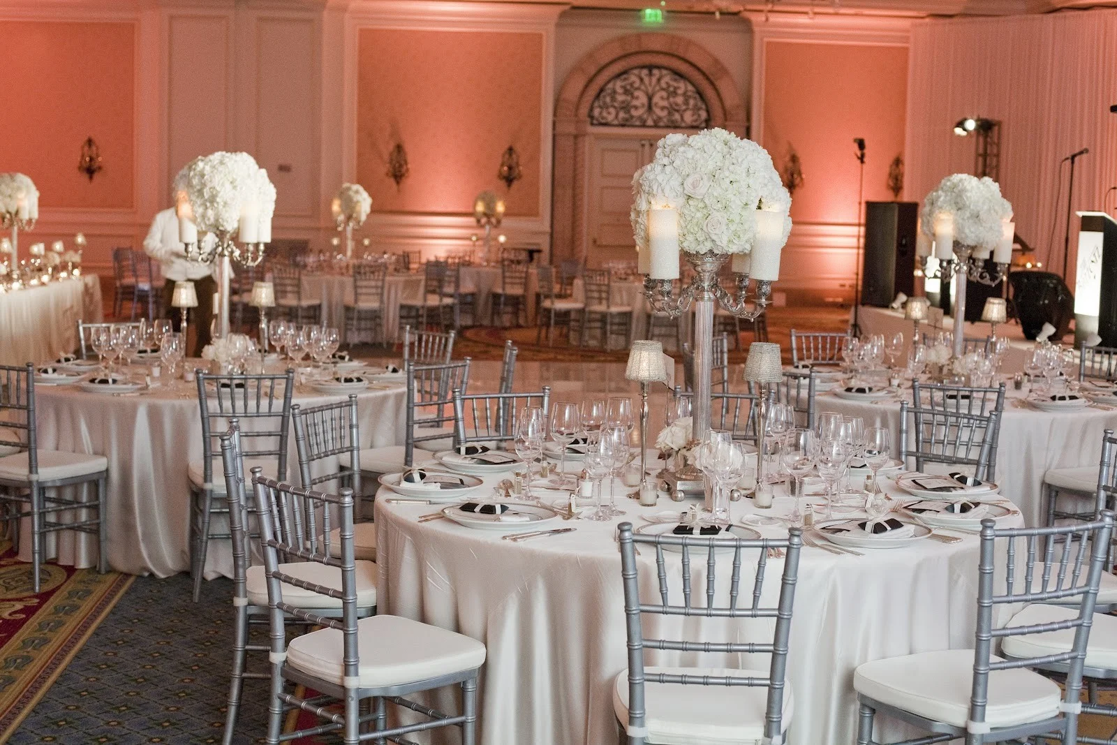 silver-chiavari-3.jpg