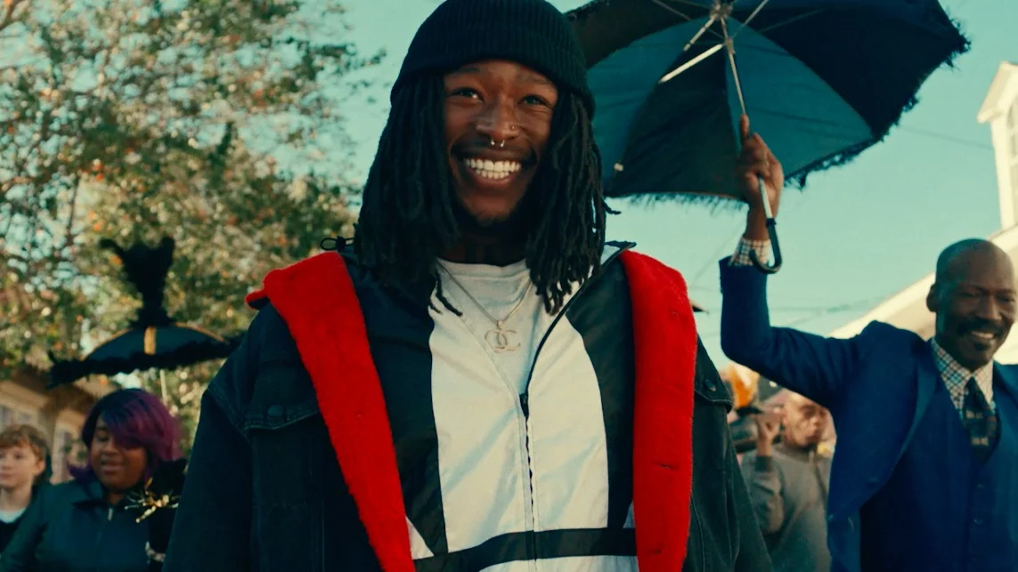  Production Co: BYT  Dir: Jordan Hall   