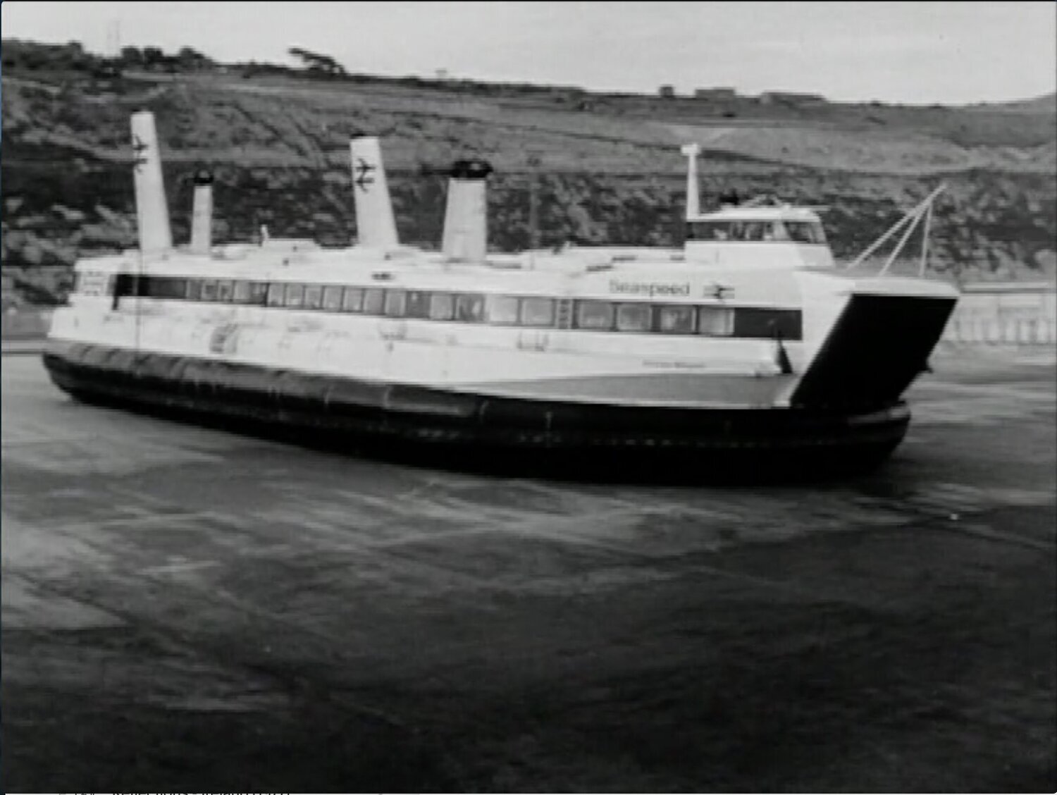 Holiday - Dover Hovercraft (1969)