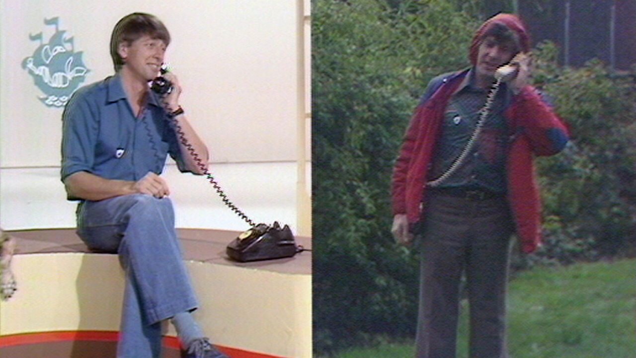 Blue+Peter+mobile+telephone+demonstration.jpeg
