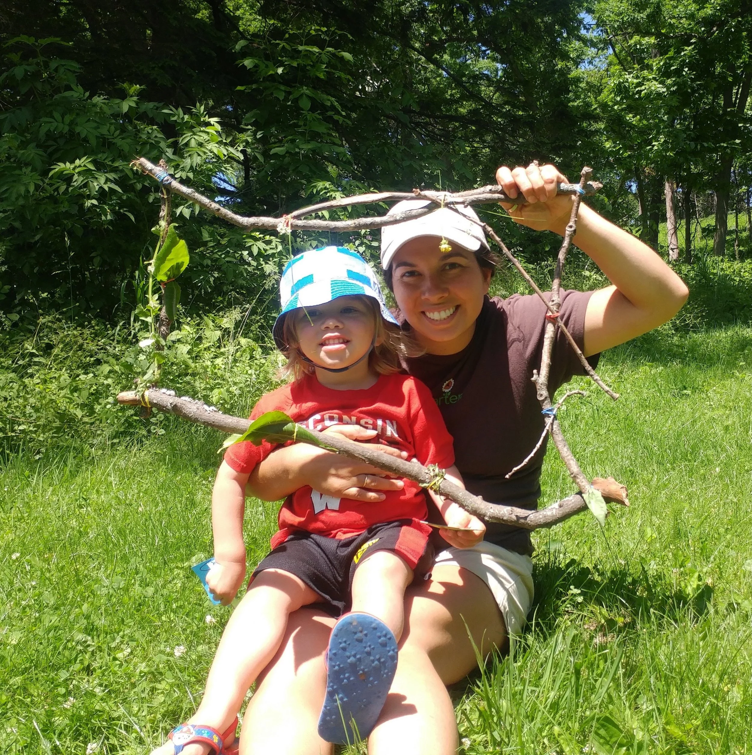 🍁Meet Katie! Katie is not new to facilitating nature play classes and camps for kids and was with even with us for Naturing in Madison&rsquo;s very first Together in the Park season way back in Fall of 2019! After a pause to raise littles, we are so