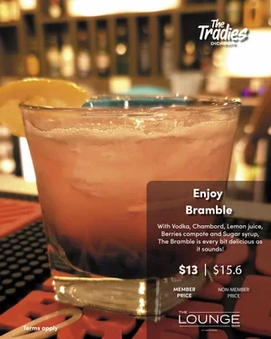 Enjoy our Cocktail of the month- Bramble