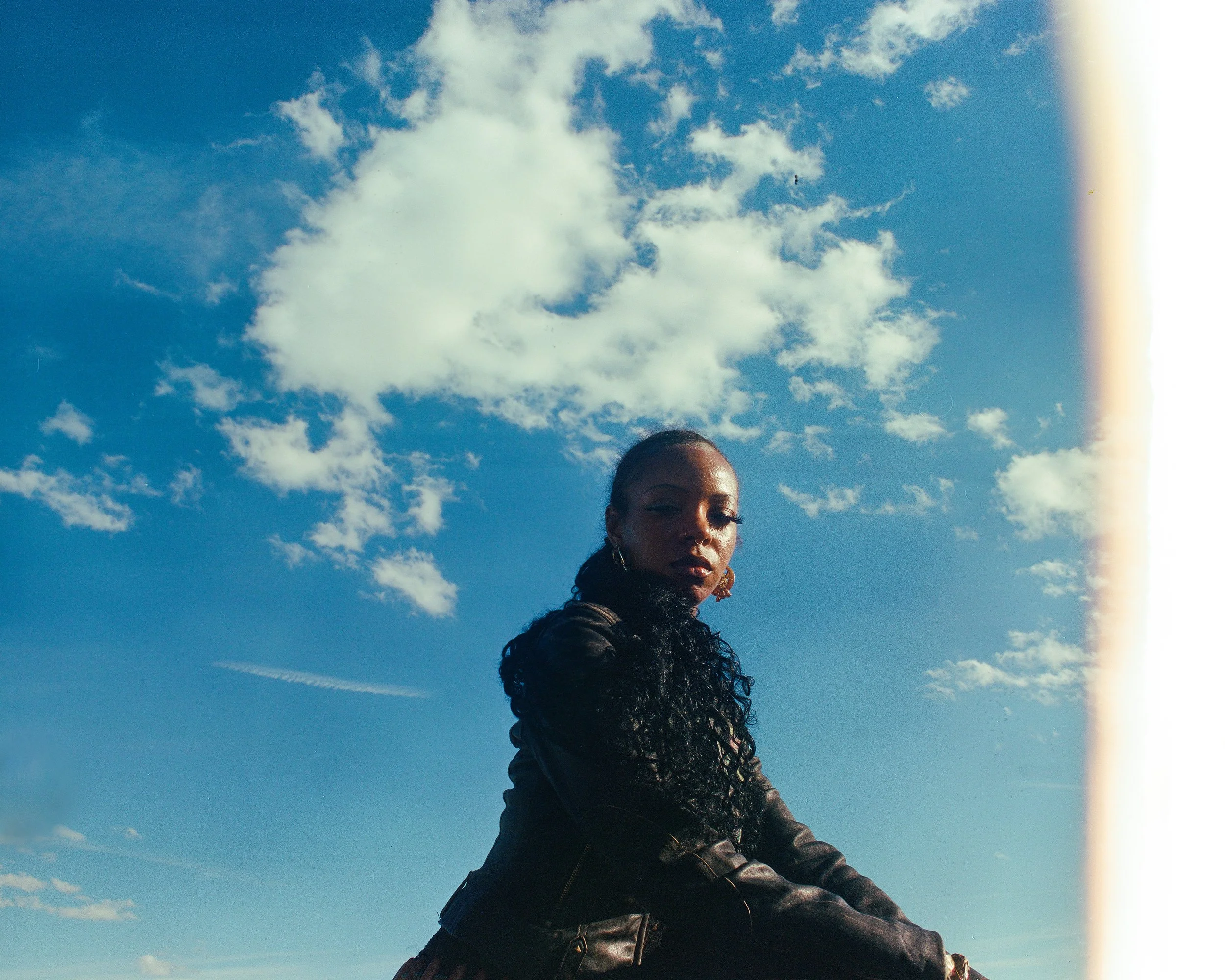 IMARI_2024_03_17_BOOTS_SKY CROUCH.jpg