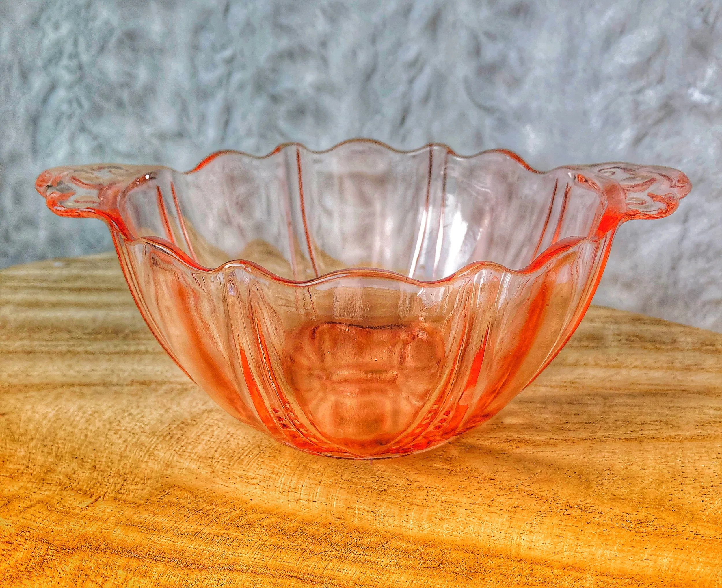 Anchor Hocking Pink Depression Oyster &amp; Pearl Bowl