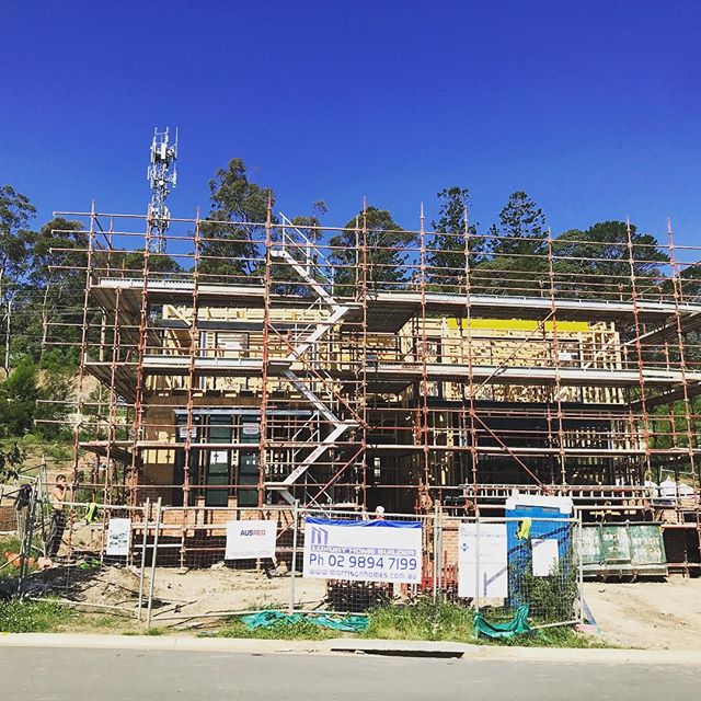 Double story home with basement garage for Morrison Homes . . .

#ABCscaffolds #scaffolds #scaffoldwork #scaffolding #scaffoldhire #construction #building #built #scaffoldbuilder #loveyourjob #hardwork #scaffy #sydneybuilder #sydney #commercial #comm