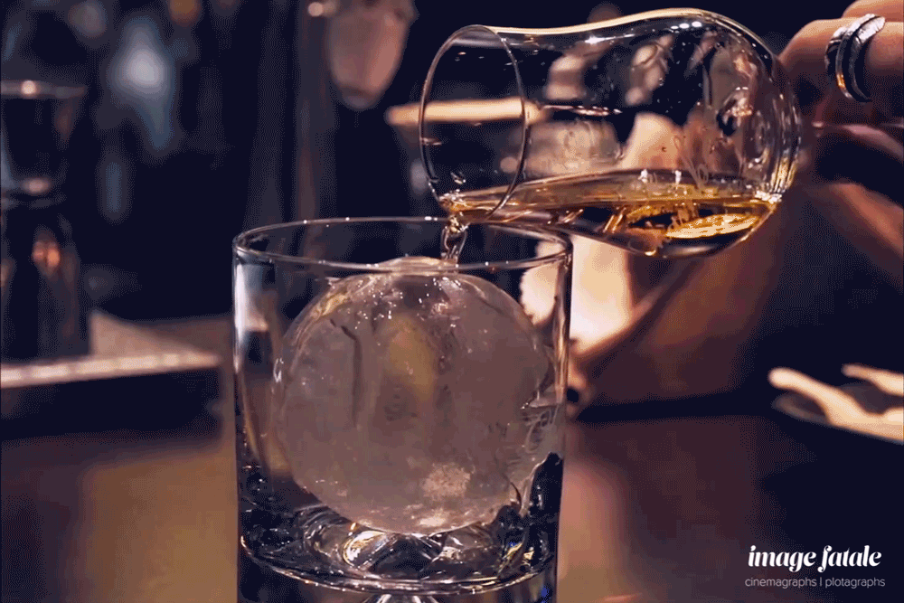 ImageFatale_Cinemagraph_Agency_WhiskeyOnRocks-09.gif