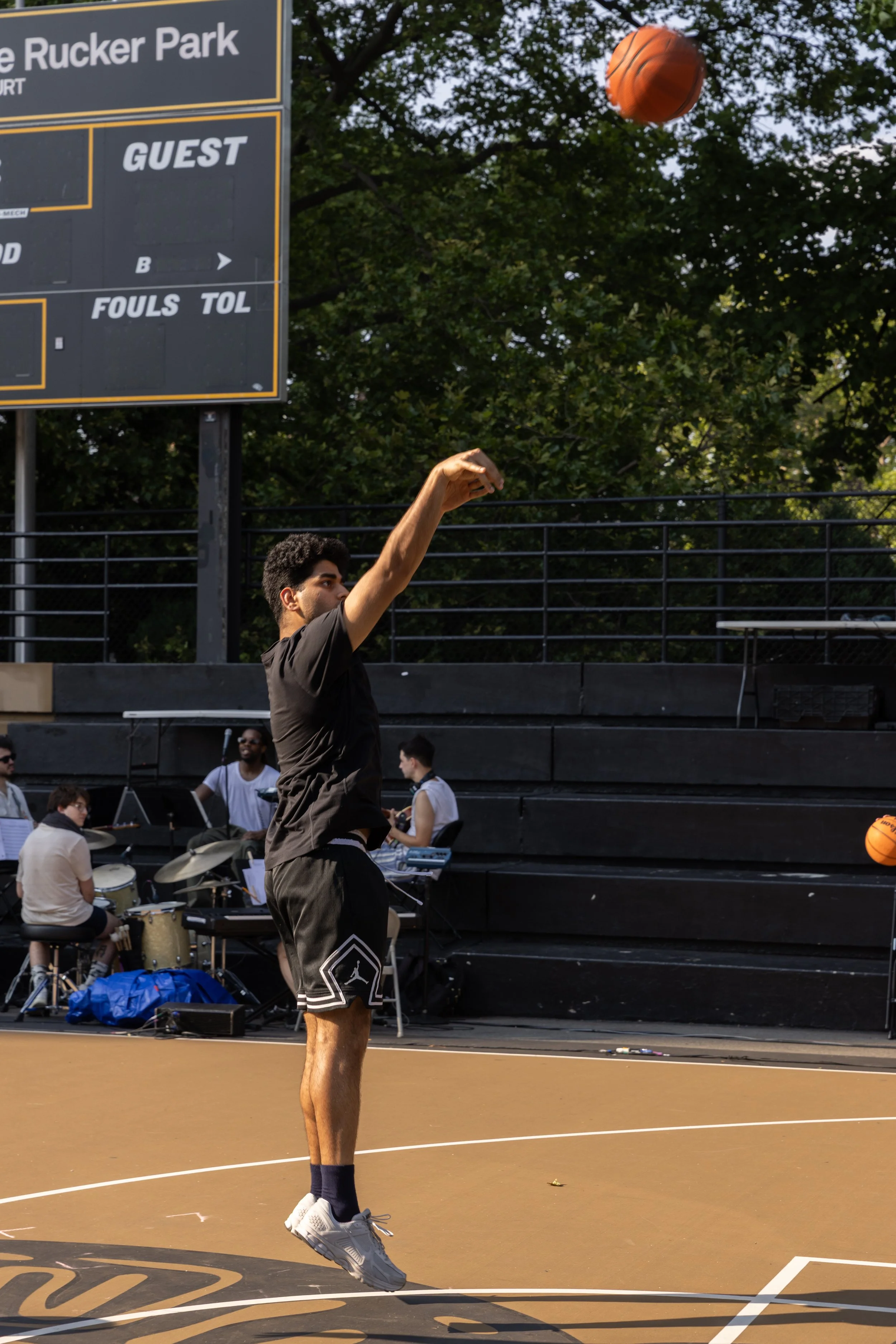 bounce_a_basketball_opera_2025-6561.jpg