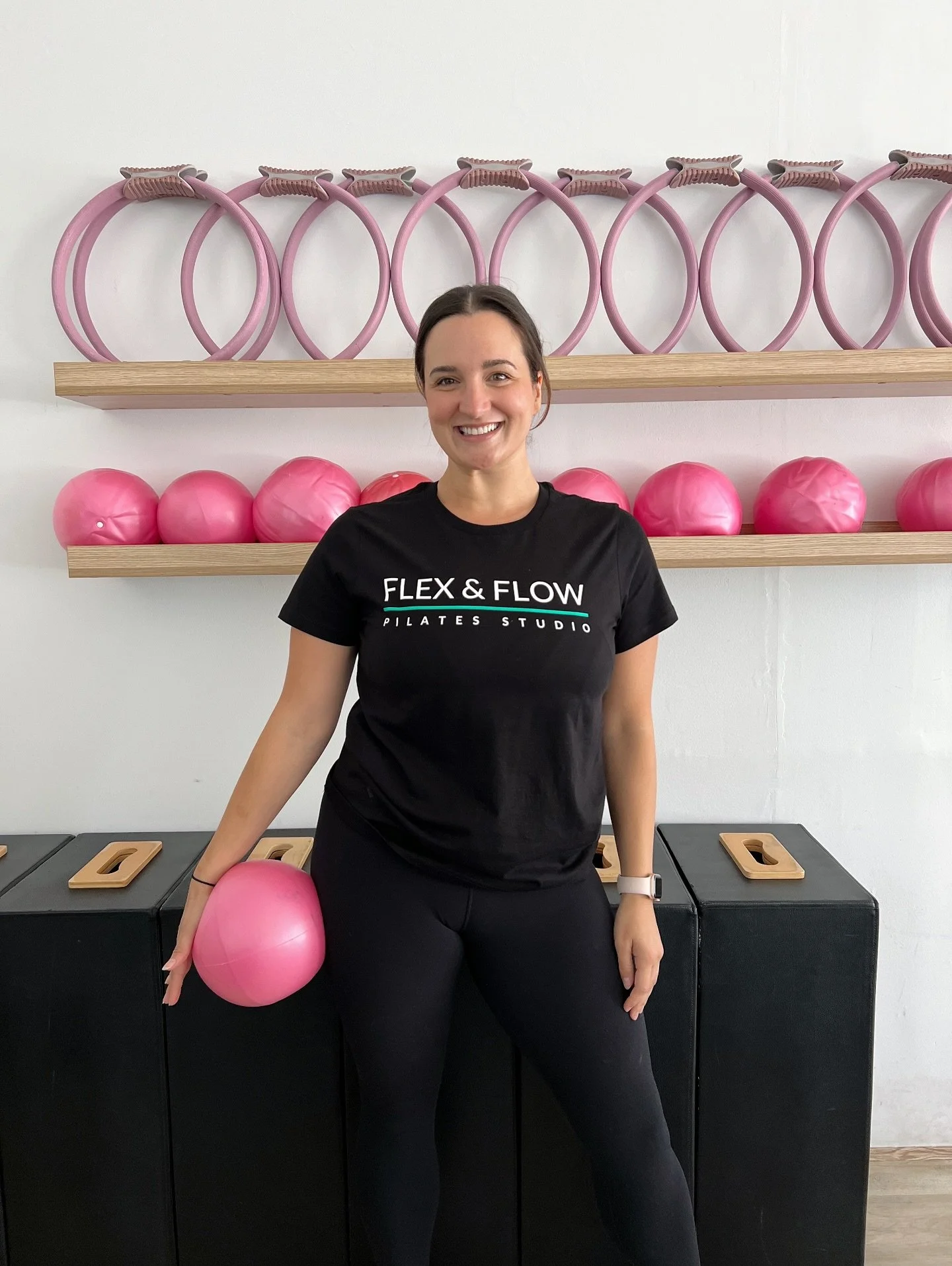 Say hello to ALICIA ๐ฉท our wonderful Head Instructor at Westmeadows & Reservoir! ๐คฉ She joined our Flex & Flow fam in March and has been bringing the good vibes ever since!
Alicia first fell in love with Pilates over 5 years ago after experi
